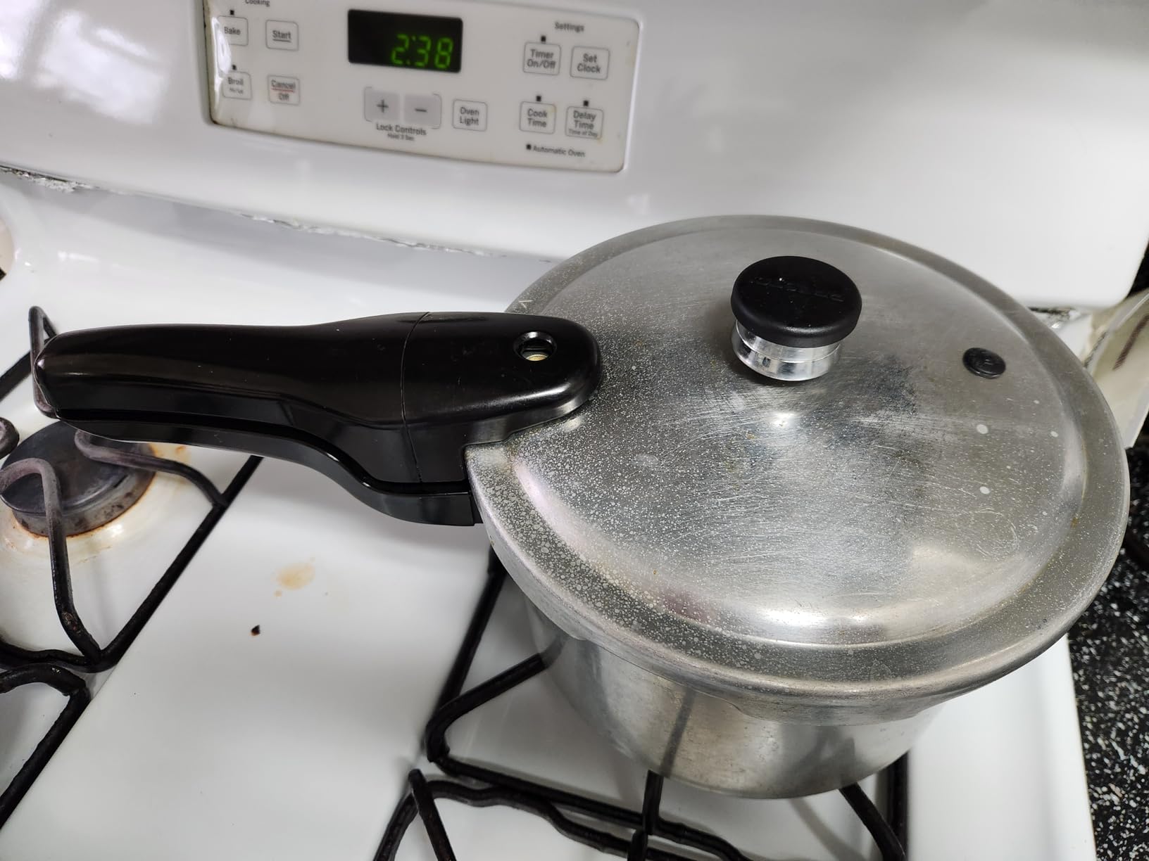 Presto 01264 6-Quart Aluminum Pressure Cooker, Silver customer photo 2