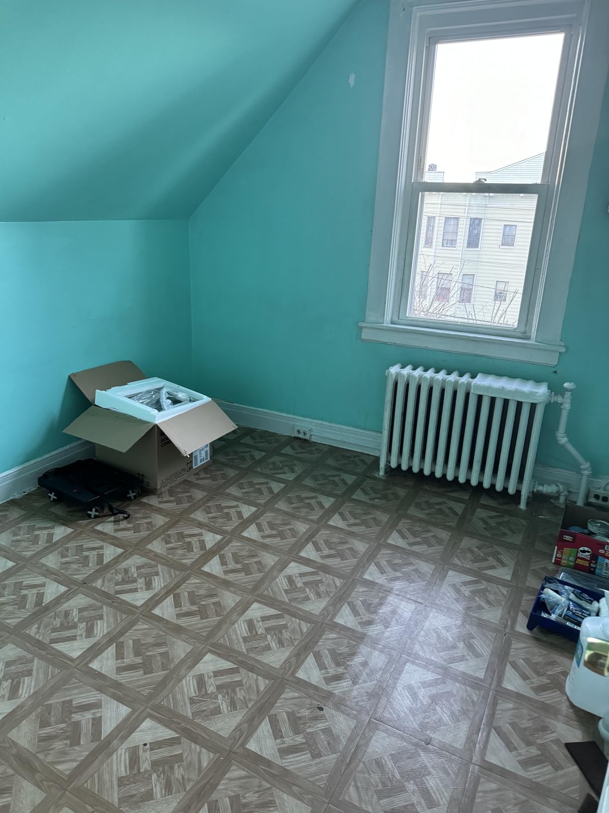 Zinsser 02754 PERMA-WHITE Mold and Mildew Proof Interior Paint, Quart, Semi-Gloss White customer photo 2