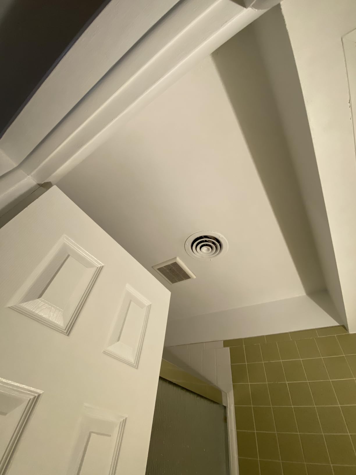 Zinsser 02774 PERMA-WHITE Mold & Mildew Proof Interior Paint, Quart, Eggshell White customer photo 1