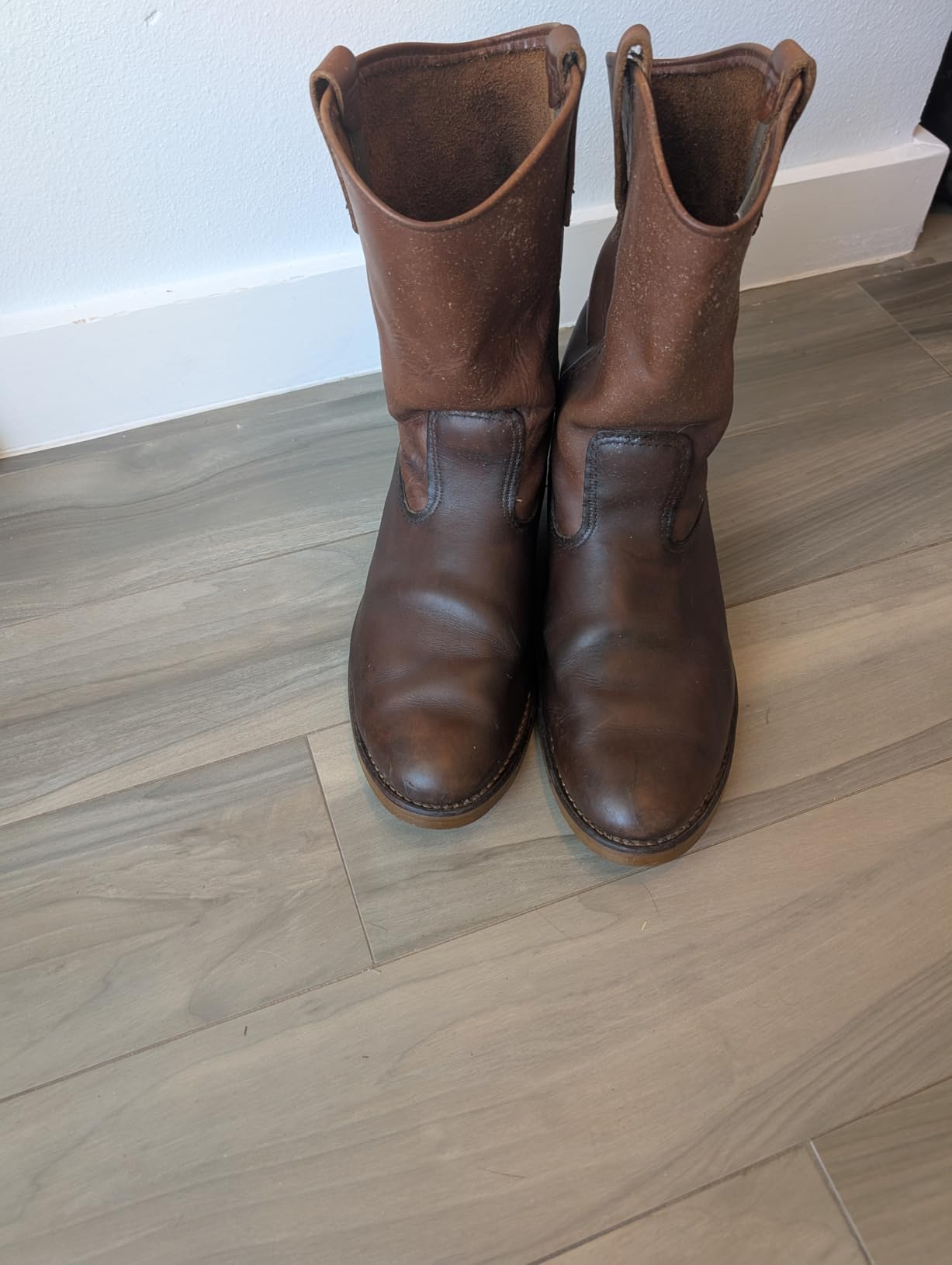 Huberd's Shoe Grease 7.5 oz - Leather Conditioner and Waterproofer for Leather Boots, Shoes, & Gear. Rejuvenates and Protects Leather Items. Since 1921. customer photo 2