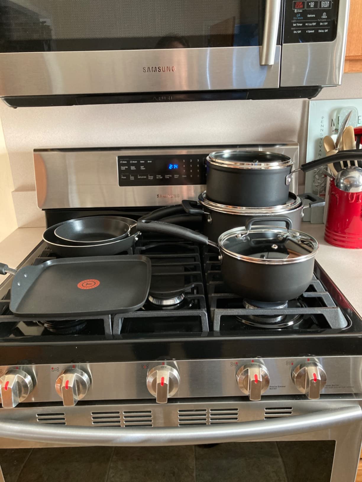 T-Fal Signature Nonstick Pots and Pans Set 12 Piece, Oven Broiler Safe 350F, Kitchen Cookware Set w/Fry Pans, Saucepans, Saute Pan, Dutch Oven, Griddle, Dishwasher Safe, Black customer photo 2