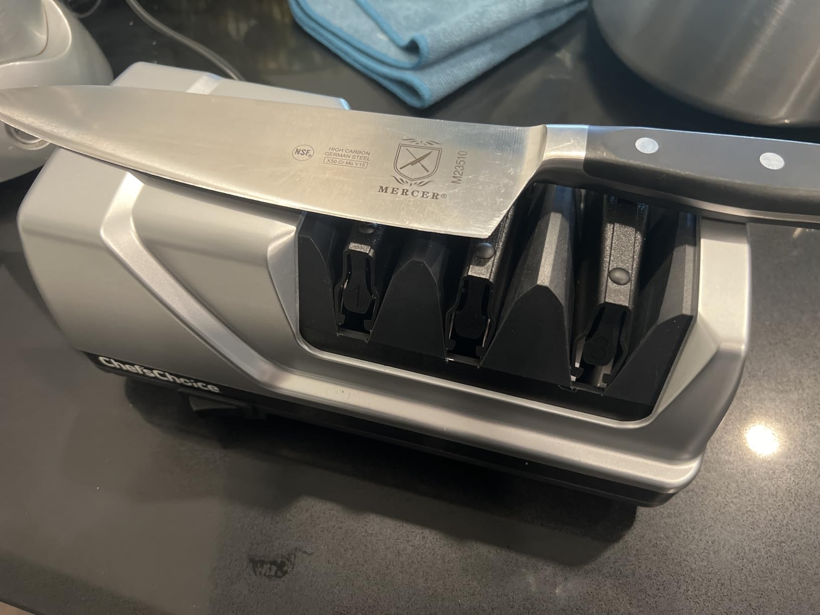 Chef'sChoice 15XV EdgeSelect Professional Electric Knife Sharpener with 100-Percent Diamond Abrasives and Precision Angle Guides for Straight Edge and Serrated Knives, 3-Stage, Gray customer photo 2