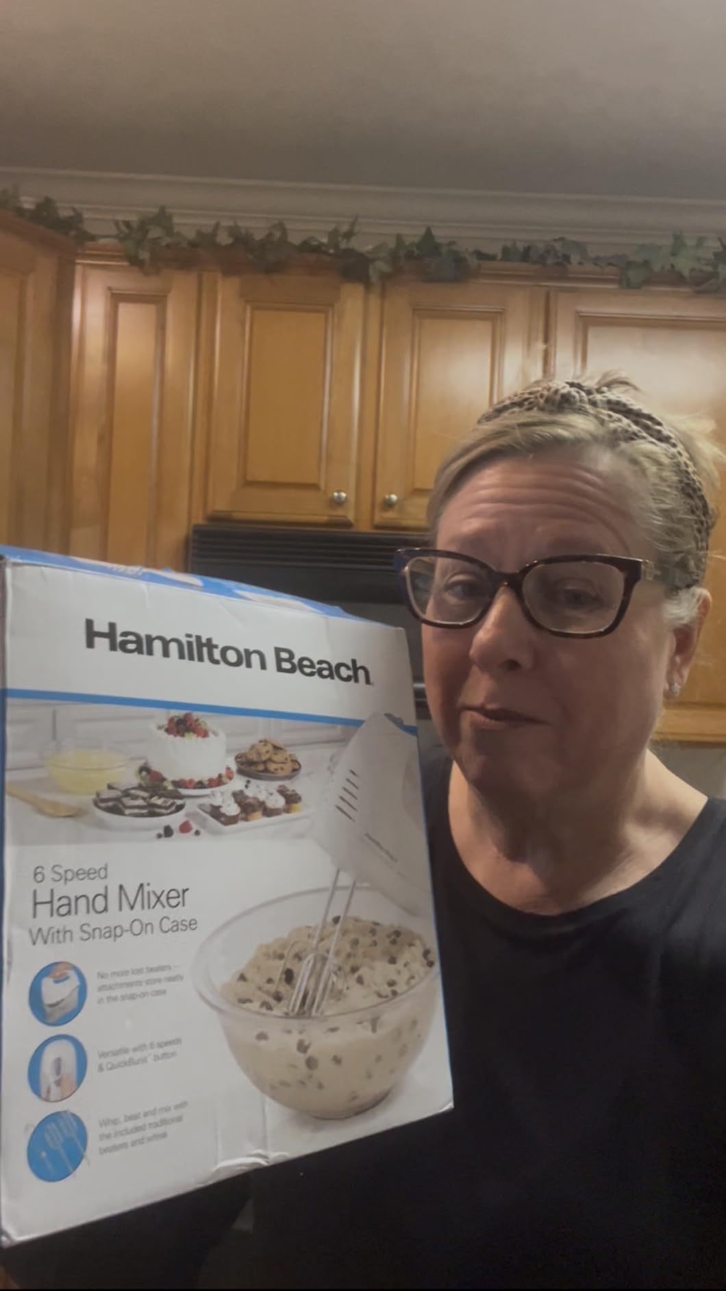 Hamilton Beach 6-Speed Electric Hand Mixer with Whisk, Traditional Beaters, Snap-On Storage Case, 250 Watts, White customer photo 1