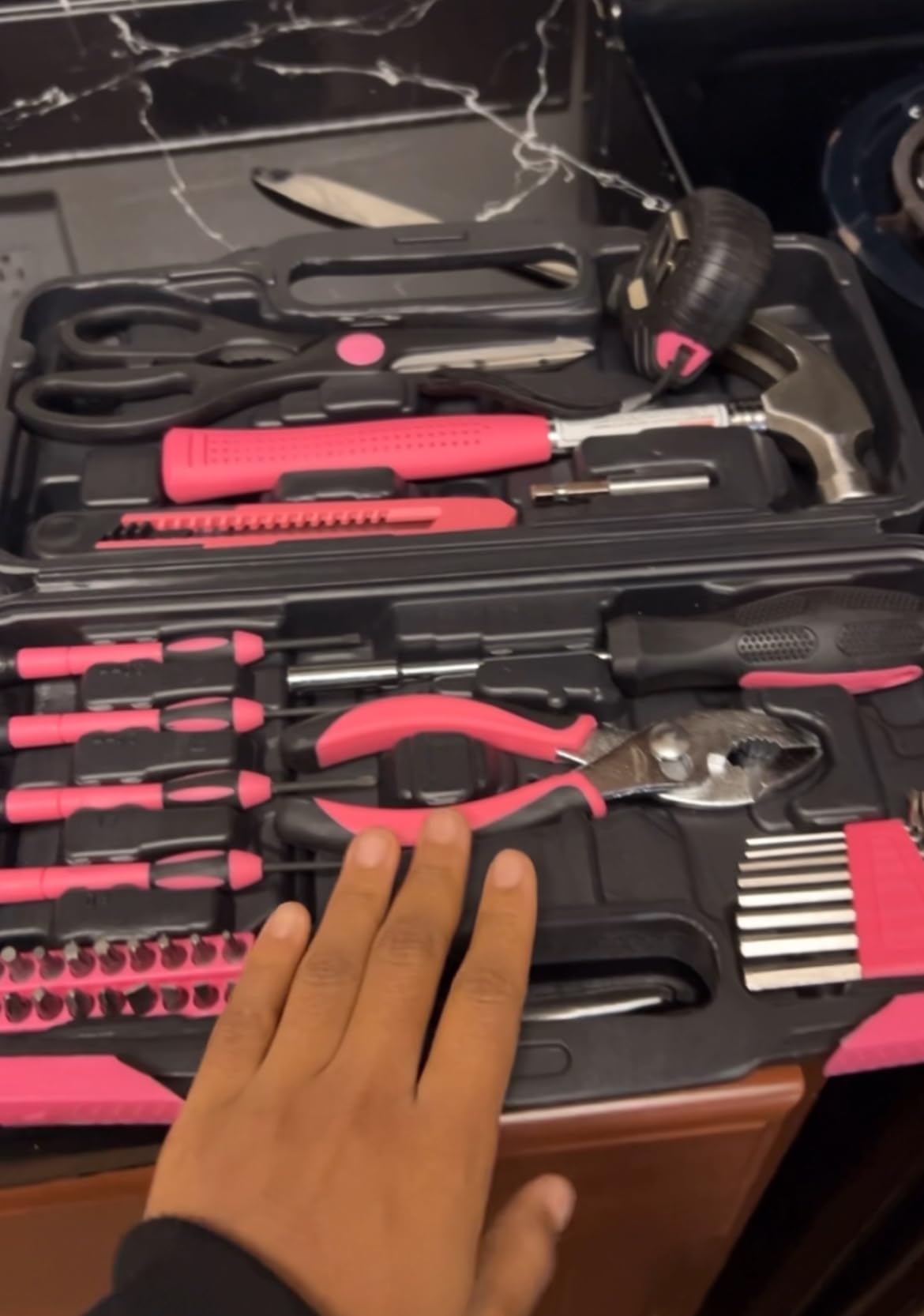 Apollo Tools Original 39 Piece General Household Tool Set in Toolbox Storage Case with Essential Hand Tools for Everyday Home Repairs, DIY and Crafts - Pink Ribbon - Pink - DT9706P customer photo 1