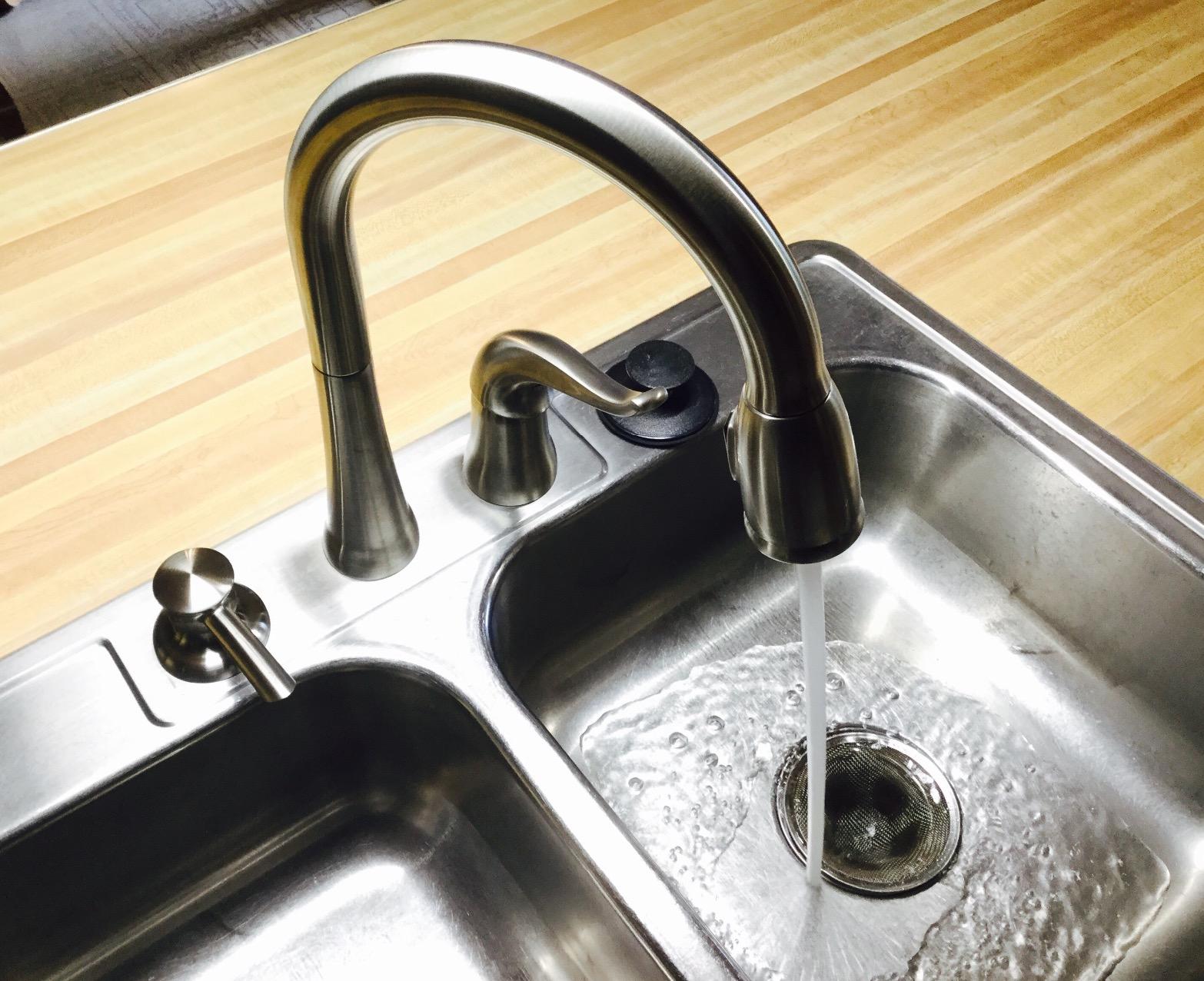 Delta Kate Brushed Nickel Kitchen Faucet with Pull Down Sprayer and Soap Dispenser, Modern Two Hole Kitchen Sink Faucet, Single Handle customer photo 2