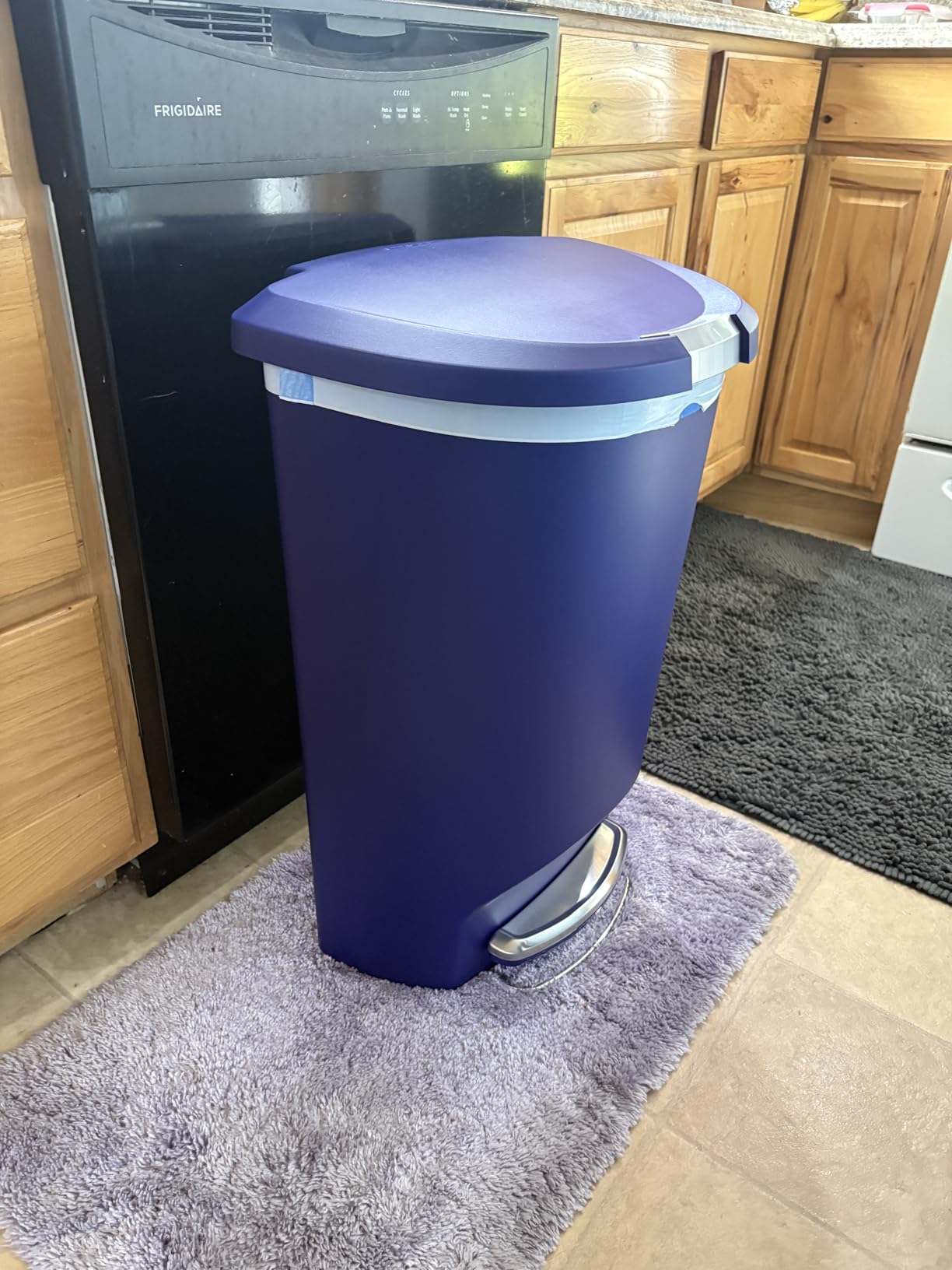 simplehuman 50 Liter / 13 Gallon Semi-Round Kitchen Step Trash Can with Secure Slide Lock, Black Plastic customer photo 1