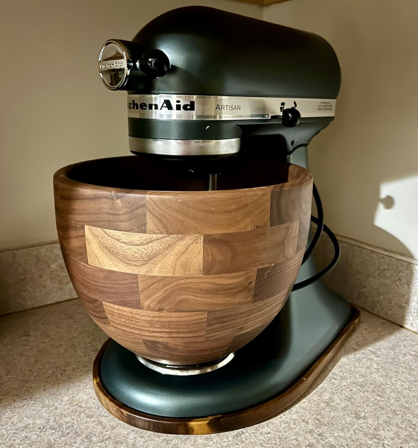 KitchenAid Artisan Series 5 Quart Tilt Head Stand Mixer with Pouring Shield KSM150PS, Contour Silver, Zinc customer photo 1