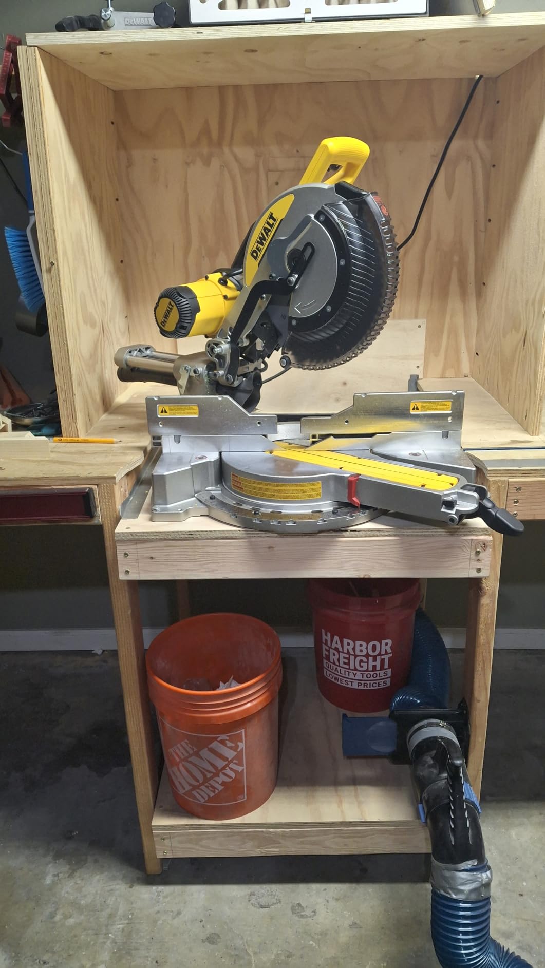 DEWALT Miter Saw, 12-inch Double Bevel Sliding Compound Miter Saw with XPS LED Shadow Light System, Includes Blade Wrench, Material Clamp and Dust Bag (DWS780) customer photo 2