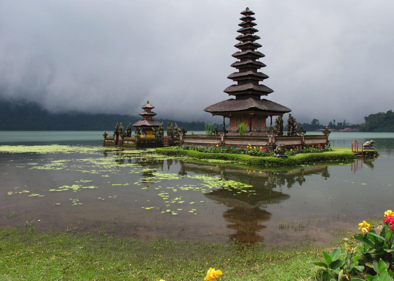 Bali Living: Innovative Tropical Design customer photo 1