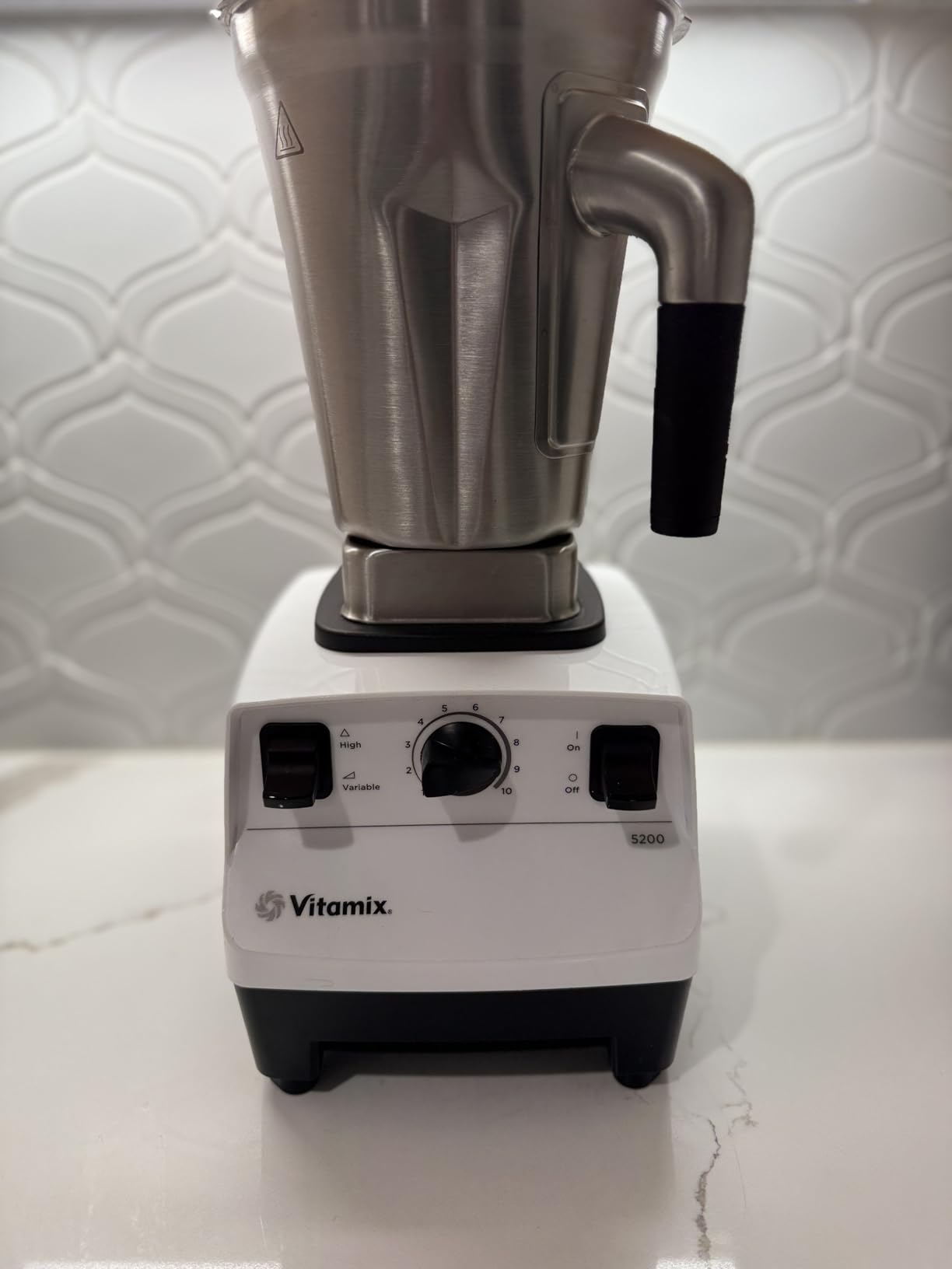 Vitamix 5200 Blender, Professional-Grade Blender for Smoothies, Soups, Ice Cream and More, Stainless-Steel Blades, Self-Cleaning Kitchen Appliance, 64 Oz Container, Black customer photo 2