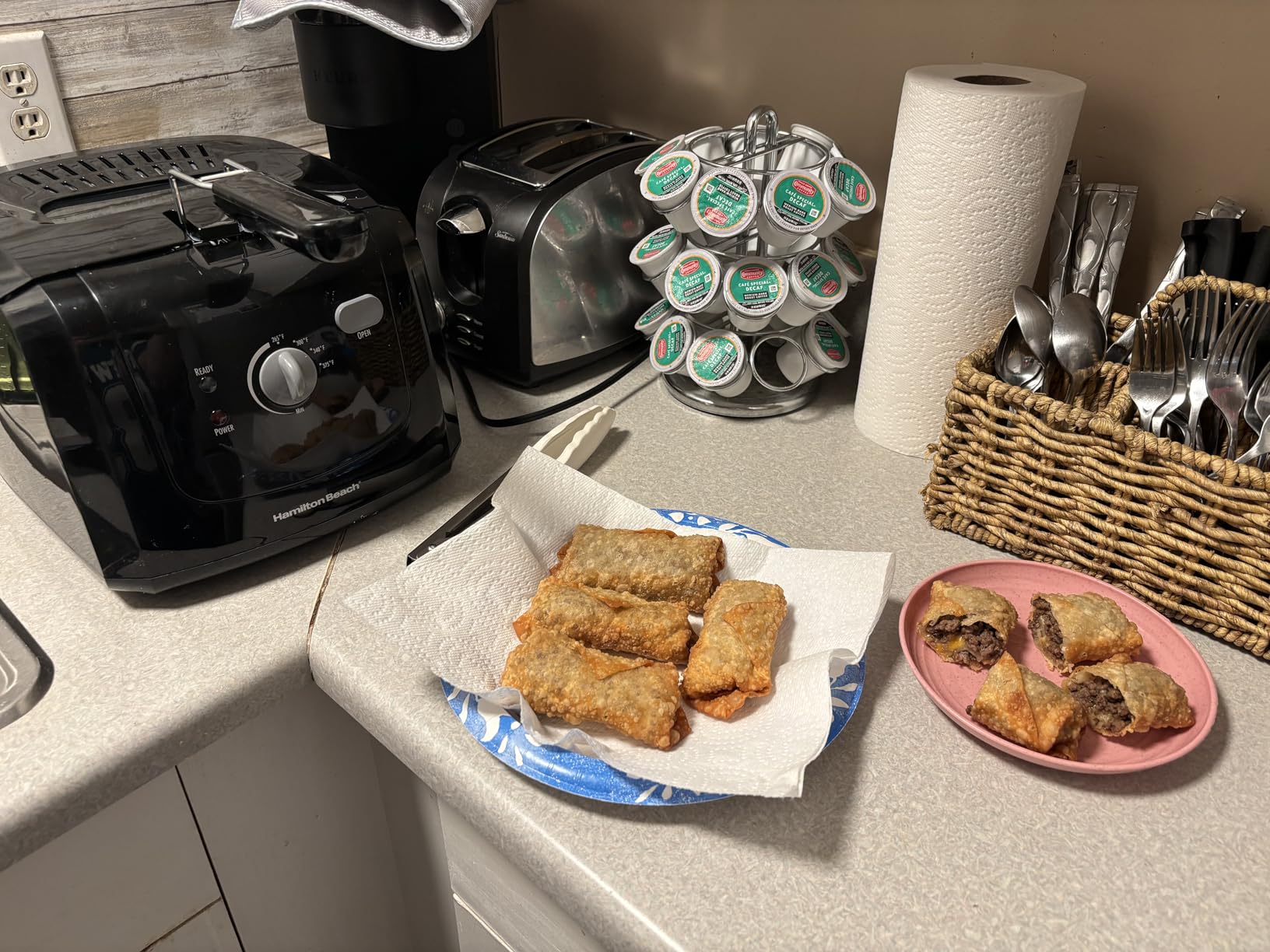 Hamilton Beach Cool Touch Electric Deep Fryer with Basket and Lid, 2 Liters / 8 Cups Oil Capacity, Adjustable Temperature, 1500 Watts for Fast Heat-up, viewing Window Easy to Clean, Black (35021) customer photo 2