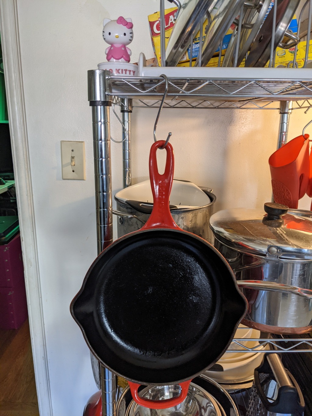 Le Creuset Enameled Cast Iron Signature Iron Handle Skillet, 11.75