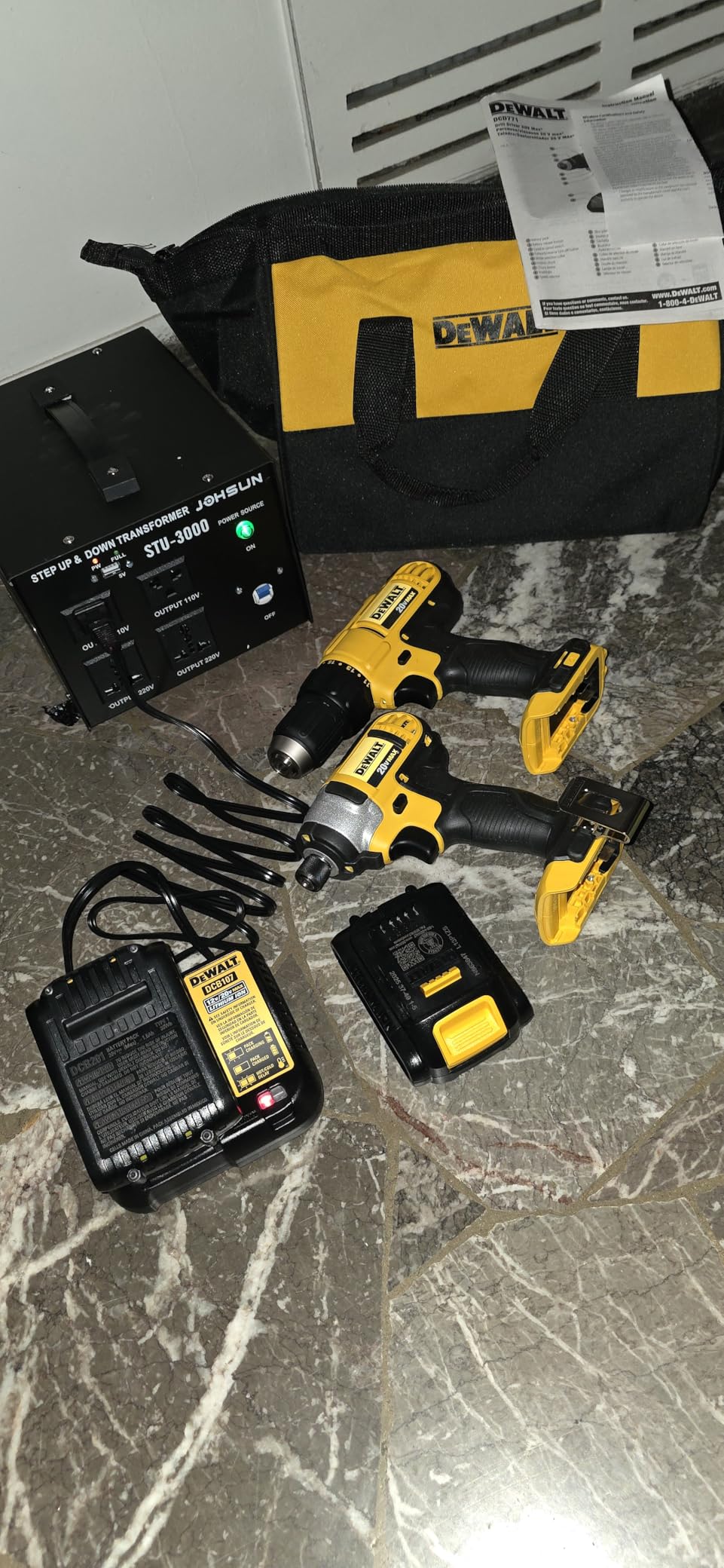 DEWALT 20V MAX Cordless Drill and Impact Driver, Power Tool Combo Kit, Includes 2 Batteries, Charger and Bag (DCK240C2) customer photo 1