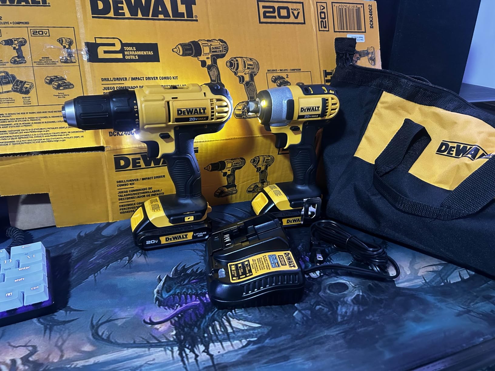 DEWALT 20V MAX Cordless Drill and Impact Driver, Power Tool Combo Kit, Includes 2 Batteries, Charger and Bag (DCK240C2) customer photo 2