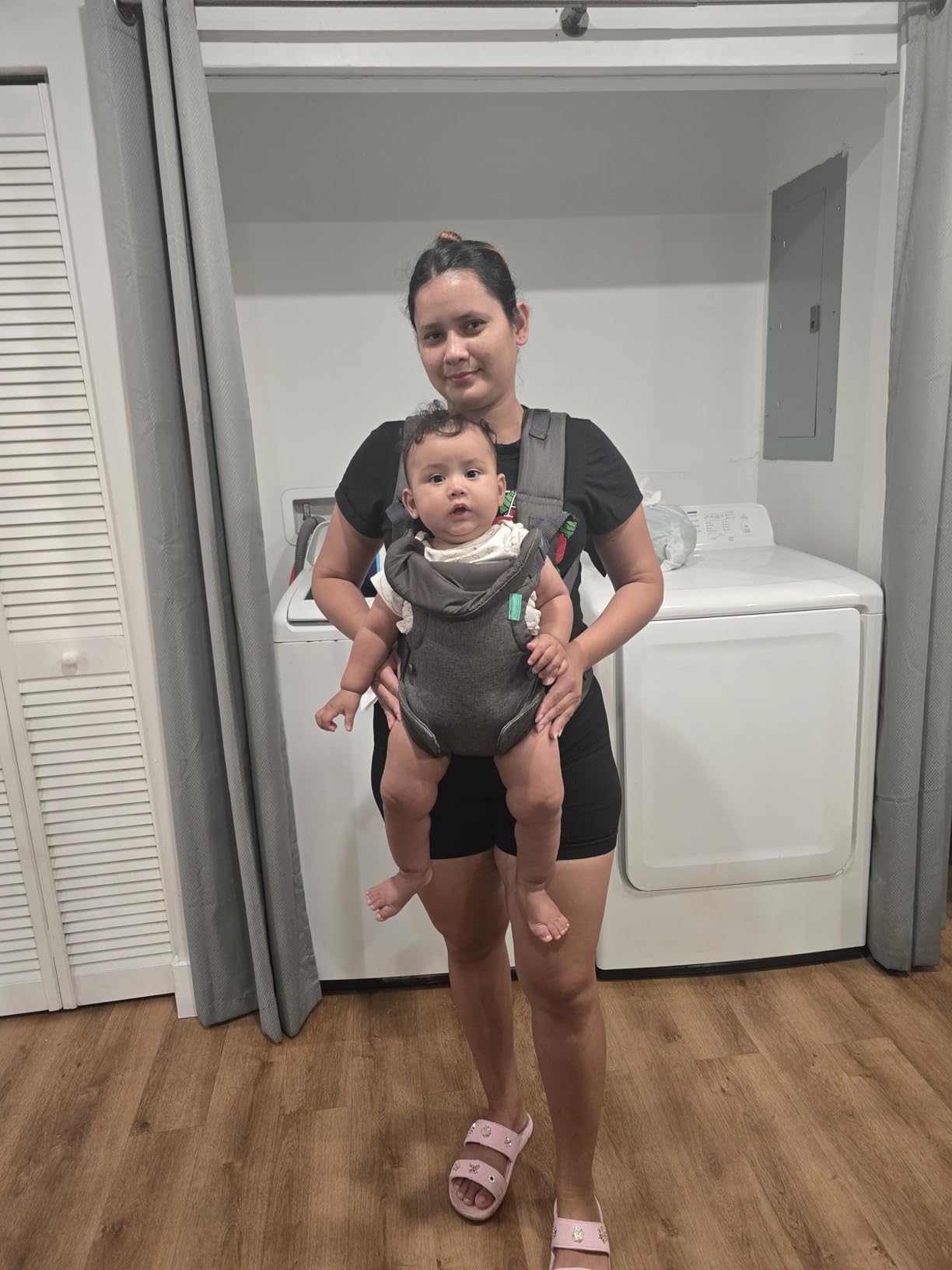 Infantino Flip 4-in-1 Convertible Baby Carrier, Adjustable, Ergonomic Babywearing, Registry Essential, Baby Carrier for Newborn to Toddler, Gray customer photo 2