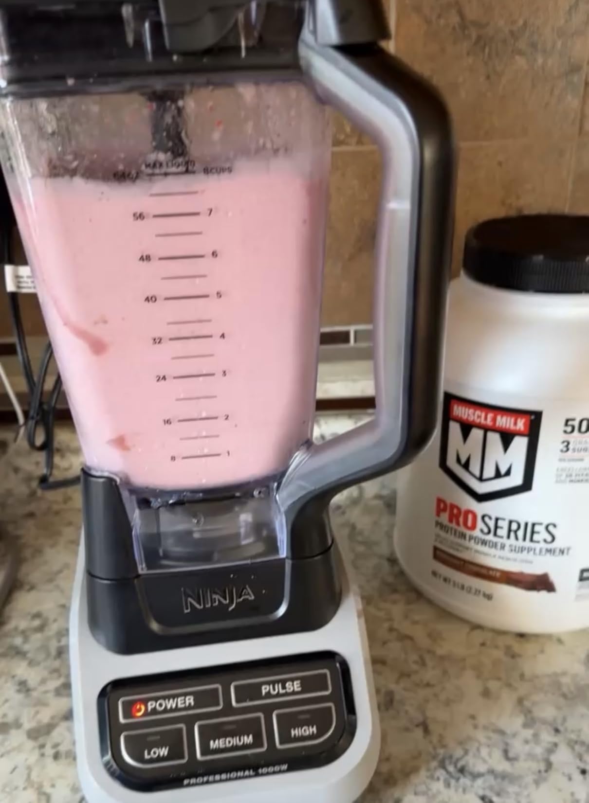 Ninja Professional Blender, Smoothie Blender, Drink Mixer, Grinder, Ice Crusher, Frozen Fruit Blending, 1000 W Power, Total Crushing Technology, XL 72-oz Pitcher, Black/Grey, BL610 customer photo 1