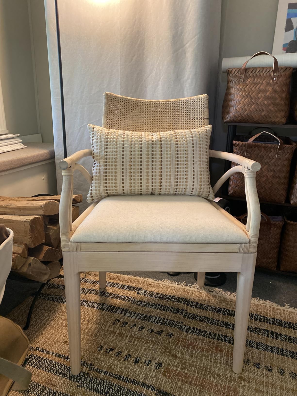 SAFAVIEH Home Collection - Gianni Brown & Black Solid Wood Rattan Arm Chair, Tropical Coastal Accent Seating for Living Room or Dining Space (SEA4011A) customer photo 2