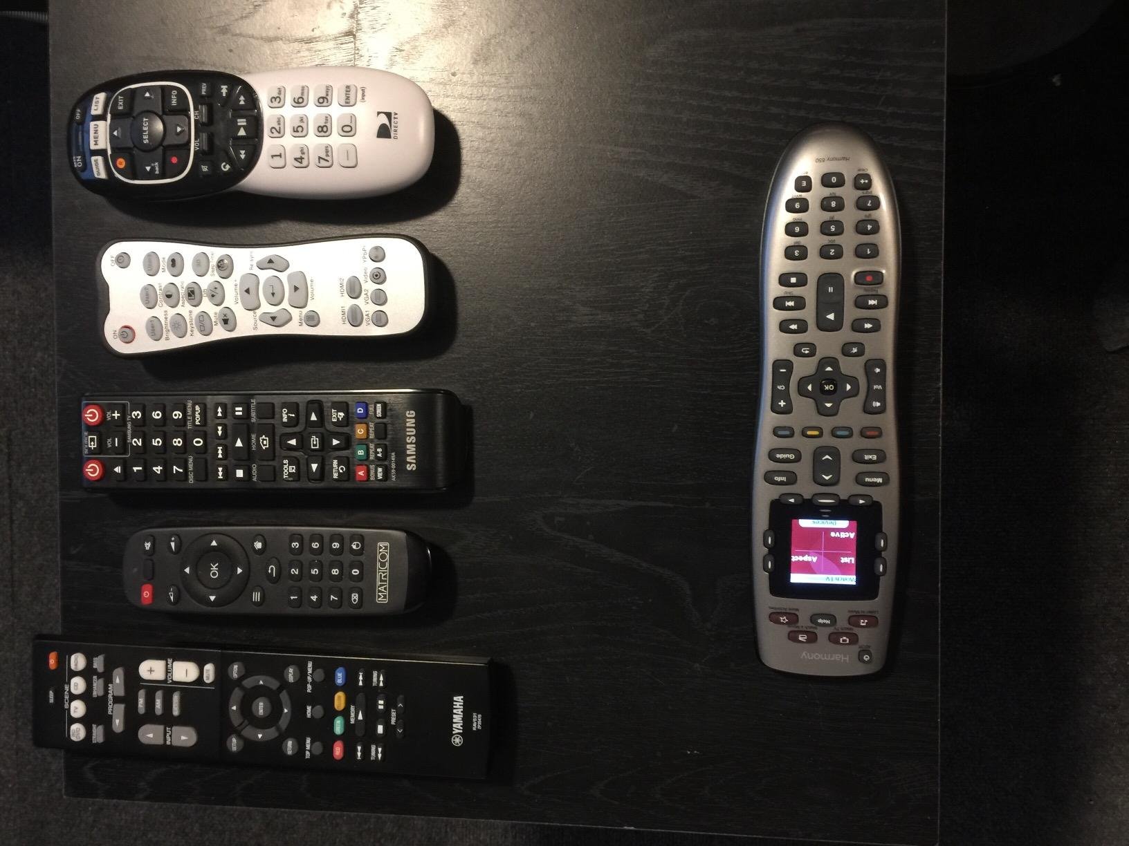 Logitech Harmony 650 Remote Control - Silver (915-000159) (Renewed) customer photo 2