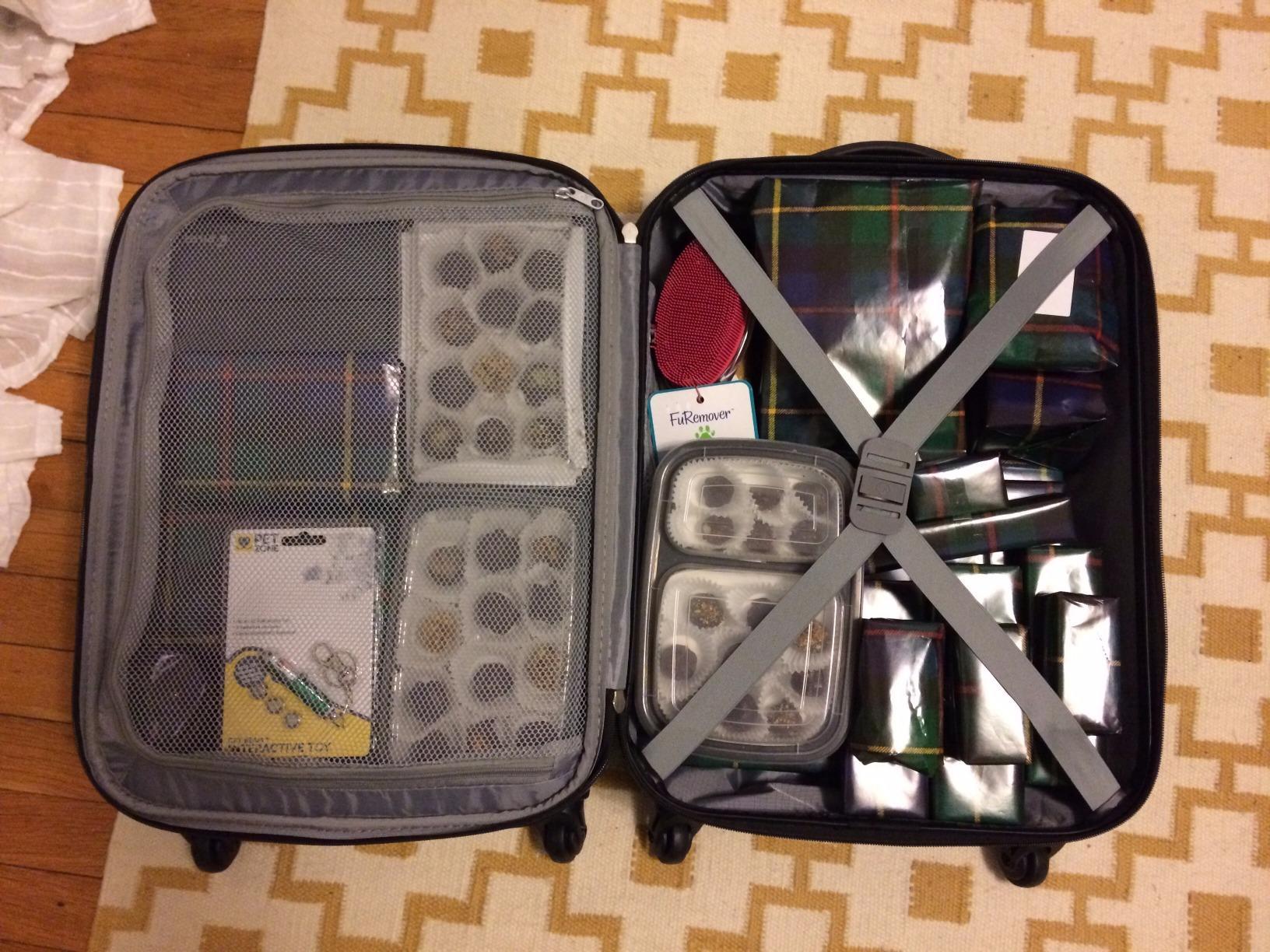 Samsonite Omni PC Hardside Expandable Luggage with Spinner Wheels, Caribbean Blue, Checked-Medium 24-Inch customer photo 1