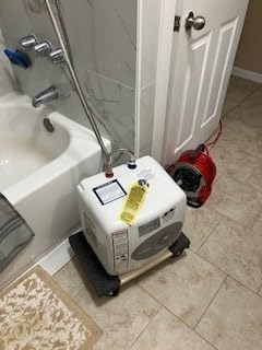 BOSCH Electric Mini-Tank Water Heater Tronic 3000 T 2.5-Gallon (ES2.5) - Eliminate Time for Hot Water - Shelf, Wall or Floor Mounted customer photo 1