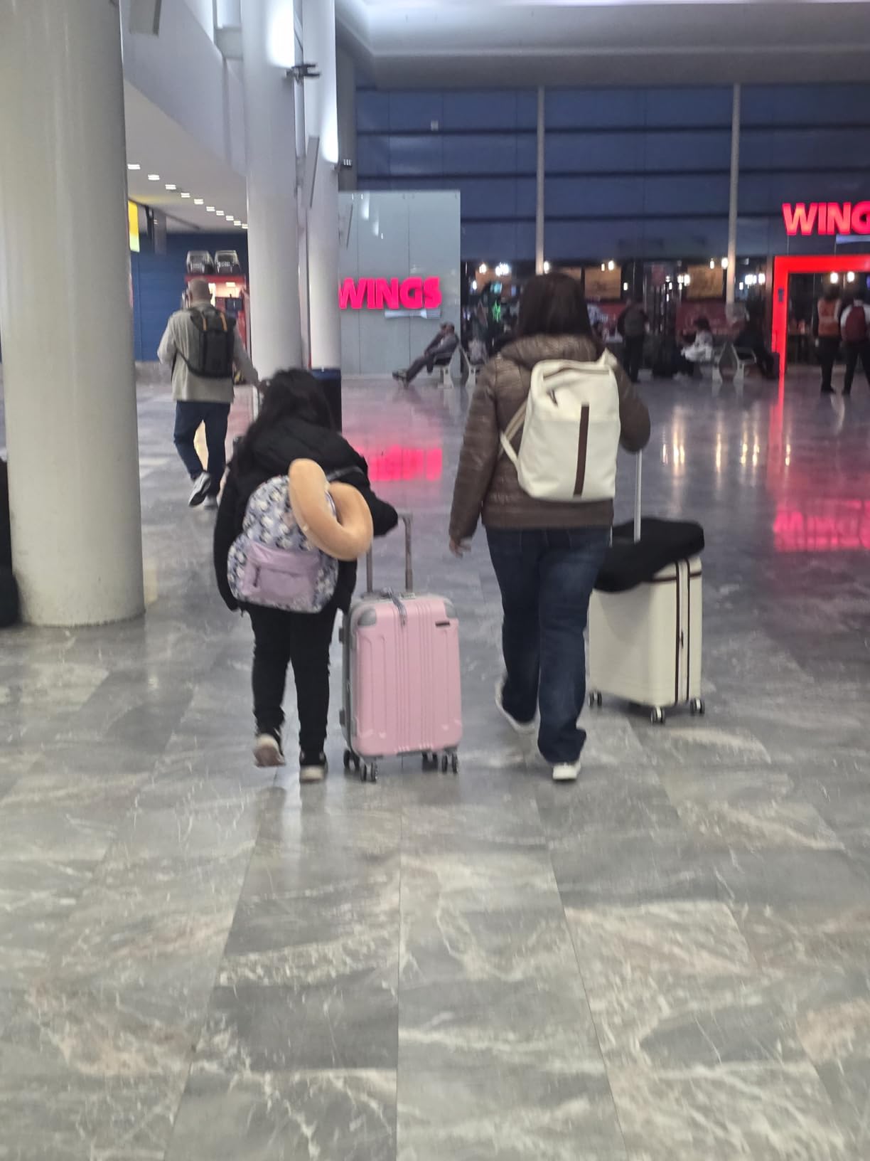 Rockland London Hardside Spinner Wheel Luggage, Charcoal, 3-Piece Set (20/24/28) customer photo 1