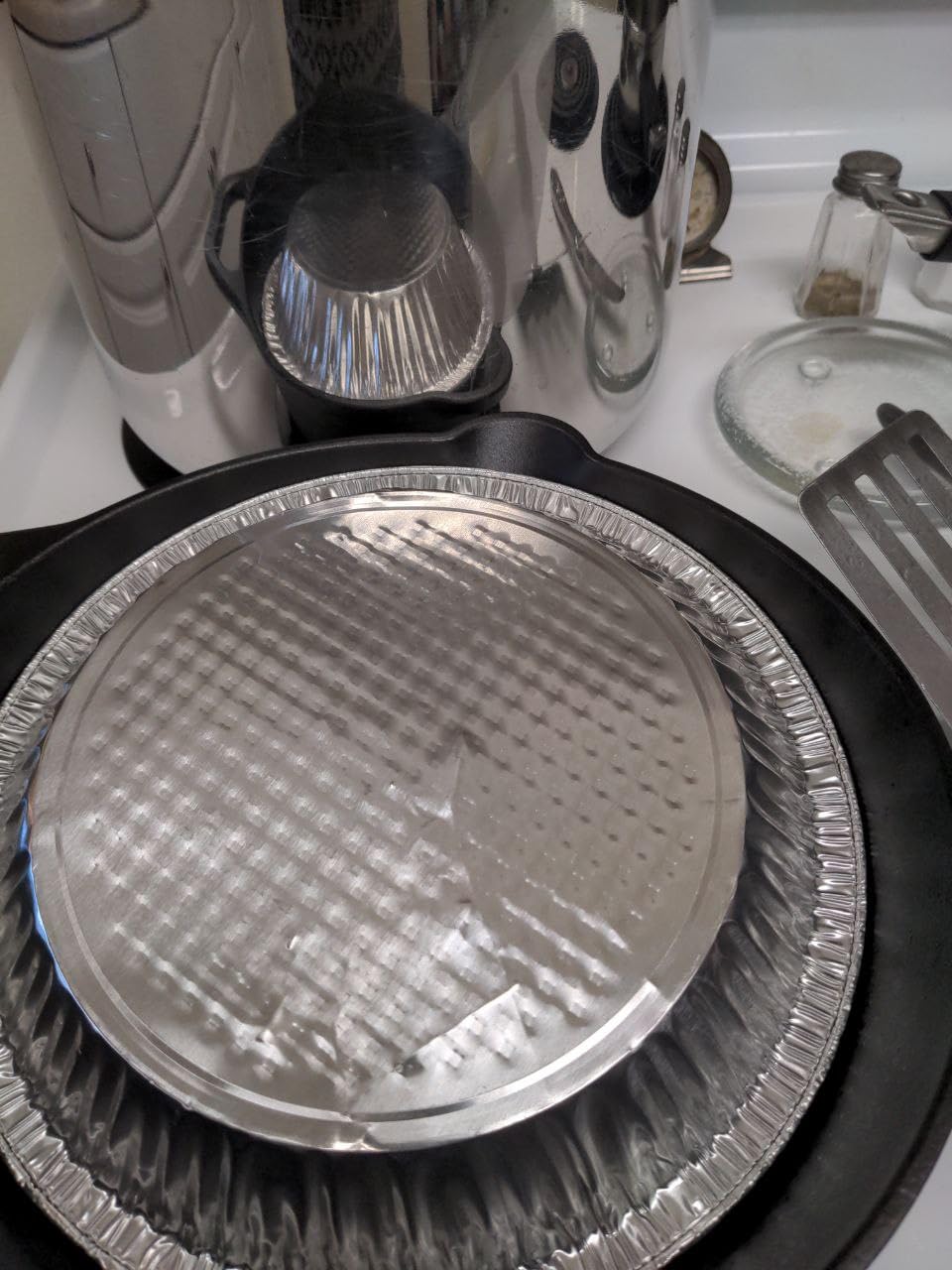 Victoria 10-Inch Cast Iron Skillet, Pre-Seasoned Cast-Iron Frying Pan with Long Handle, Made in Colombia customer photo 2