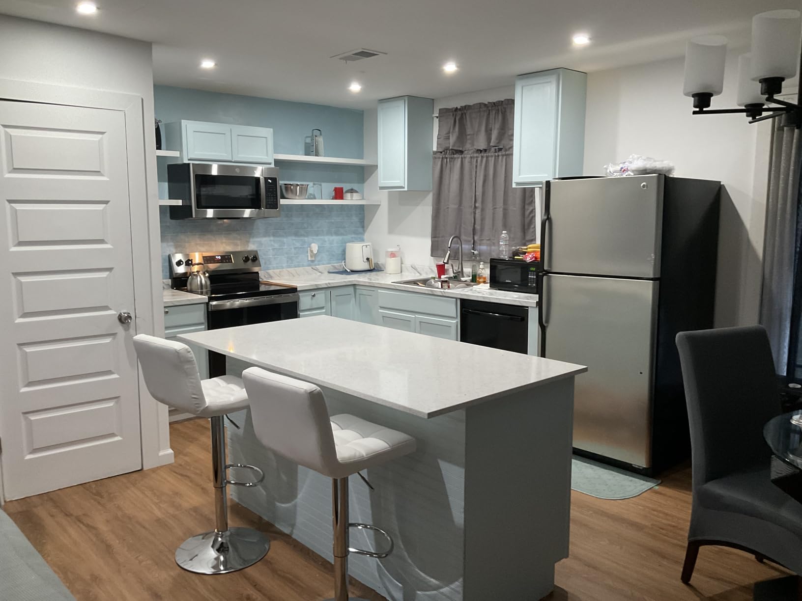 Homall Bar Stools Modern PU Leather Adjustable Swivel Barstools, Armless Hydraulic Kitchen Counter Bar Stool Extra Height Square Island Barstool with Back Set of 2 (Leather, Black) customer photo 2