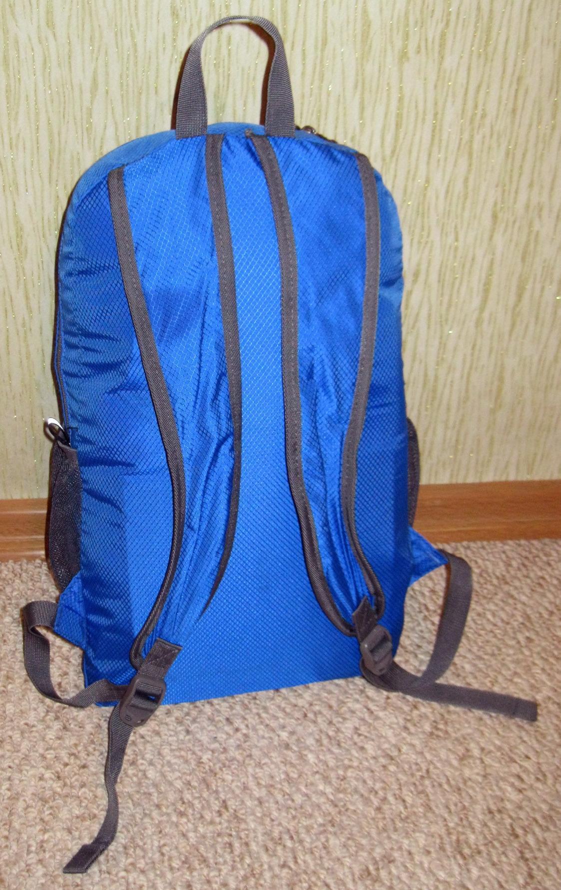 ZOMAKE Ultra Lightweight Hiking Backpack 20L, Packable Small Backpacks Water Resistant Daypack for Women Men(Black) customer photo 1