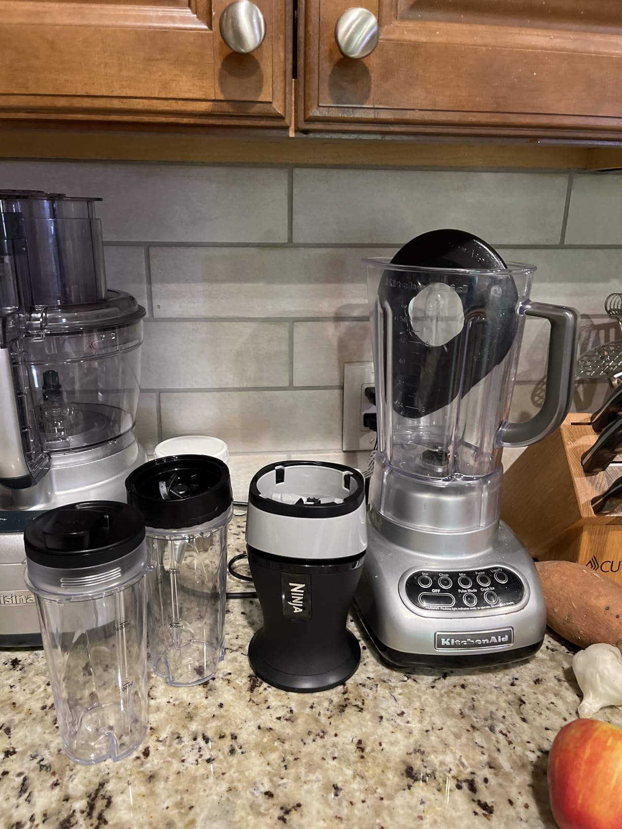 Ninja Fit Compact Personal Blender, Portable Blender for-Smoothies, Shakes, Food Prep, and Frozen Blending, 700-Watt Base, (2) 16-oz. Cups and Spout Lids, Black QB3001SS customer photo 2