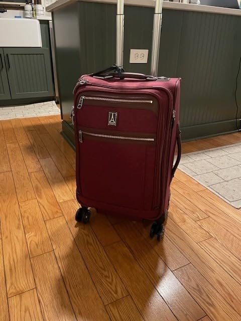 Travelpro Platinum Elite Softside Expandable Carry on Luggage, 8 Wheel Spinner Suitcase, USB Port, Suiter, Men and Women, Shadow Black, Carry On 21-Inch customer photo 2