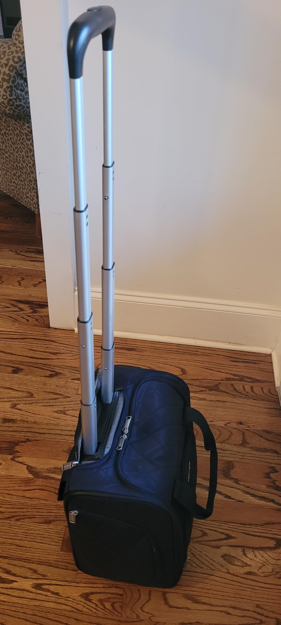 Amazon Basics Underseat Carry-On Luggage with Wheels and Handle, 14