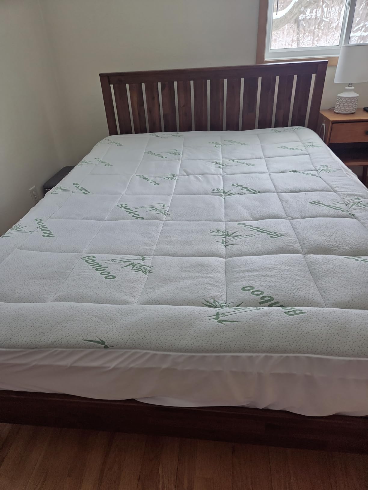 ZINUS Vivek Deluxe Wood Platform Bed Frame with Headboard, Wood Slat Support, No Box Spring Needed, Easy Assembly, Queen customer photo 1