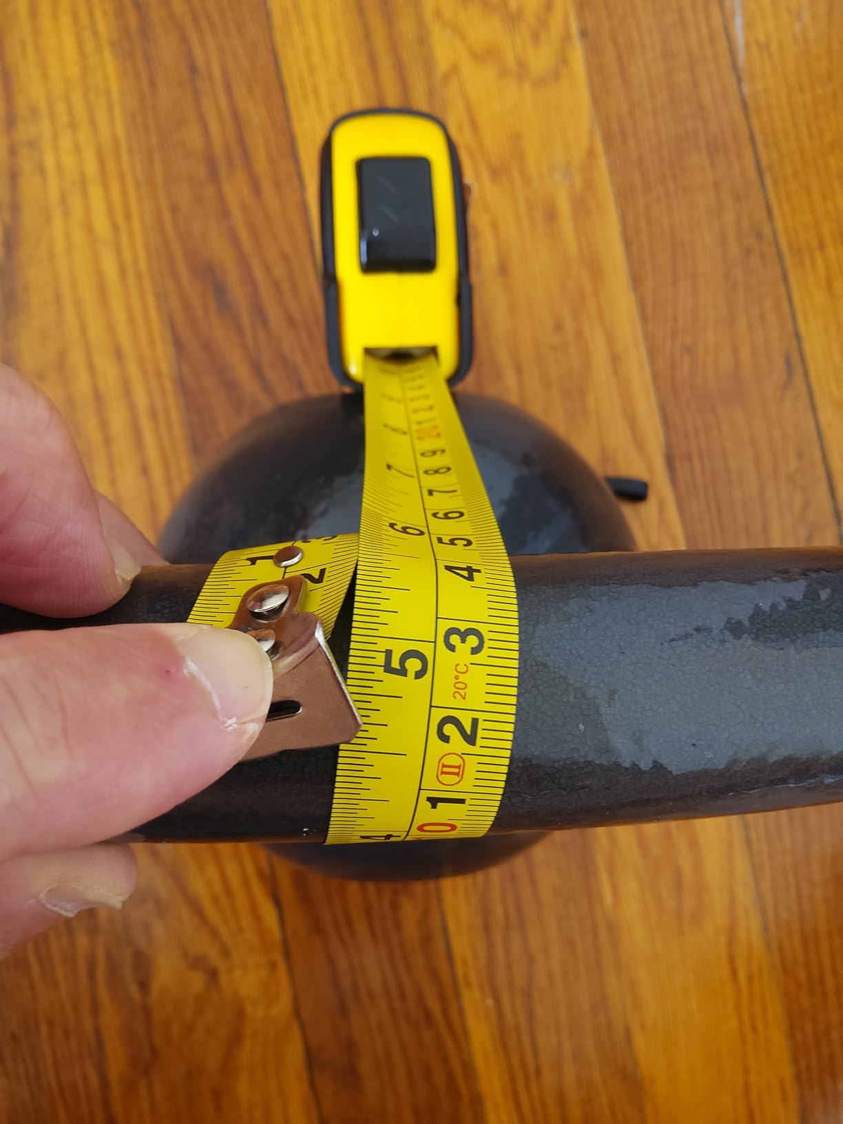 Amazon Basics Cast Iron Kettlebell customer photo 1