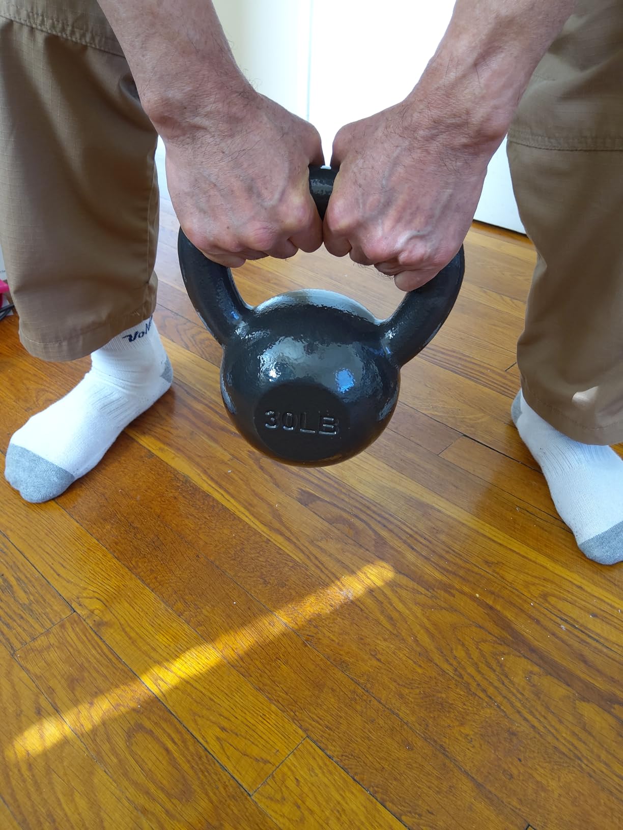 Amazon Basics Cast Iron Kettlebell customer photo 2