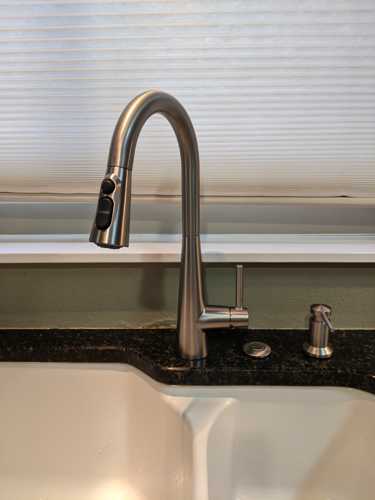 Moen Sleek Spot Resist Stainless One-Handle, Single-Hole Pulldown Kitchen Faucet with PowerBoost Technology for Faster Water Flow customer photo 2