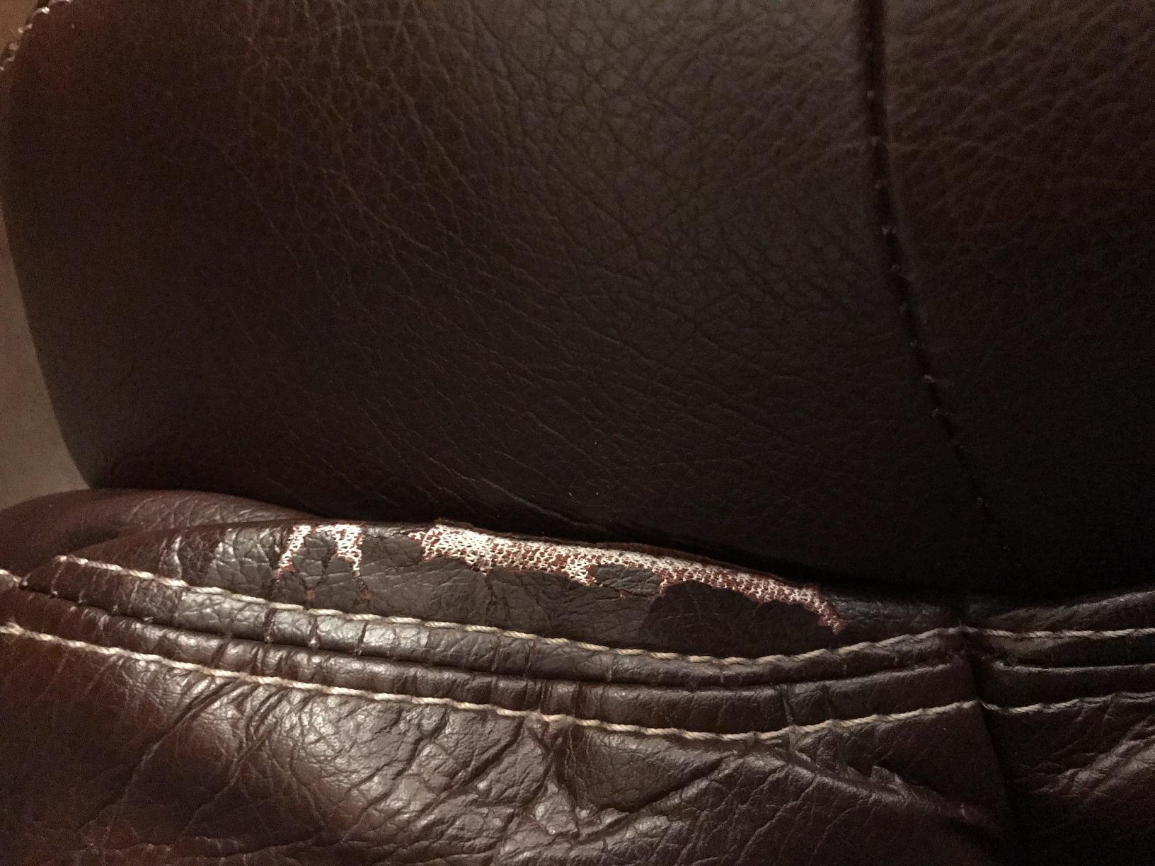 La-Z-Boy Bellamy Executive Office Chair with Memory Foam Cushions, Real Wood Arms and Swivel Base, Waterfall Seat Edge, Faux Bonded Leather, Black customer photo 1