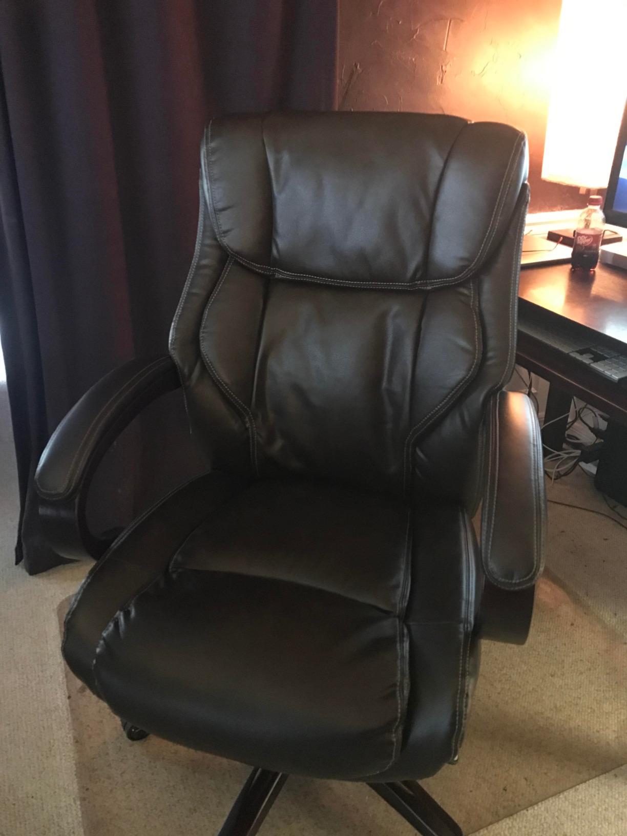 La-Z-Boy Bellamy Executive Office Chair with Memory Foam Cushions, Real Wood Arms and Swivel Base, Waterfall Seat Edge, Faux Bonded Leather, Black customer photo 2