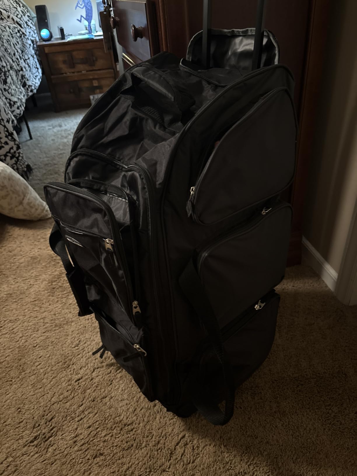 Xpedition 30 Inch Multi-Pocket Upright Rolling Duffel Bag customer photo 1