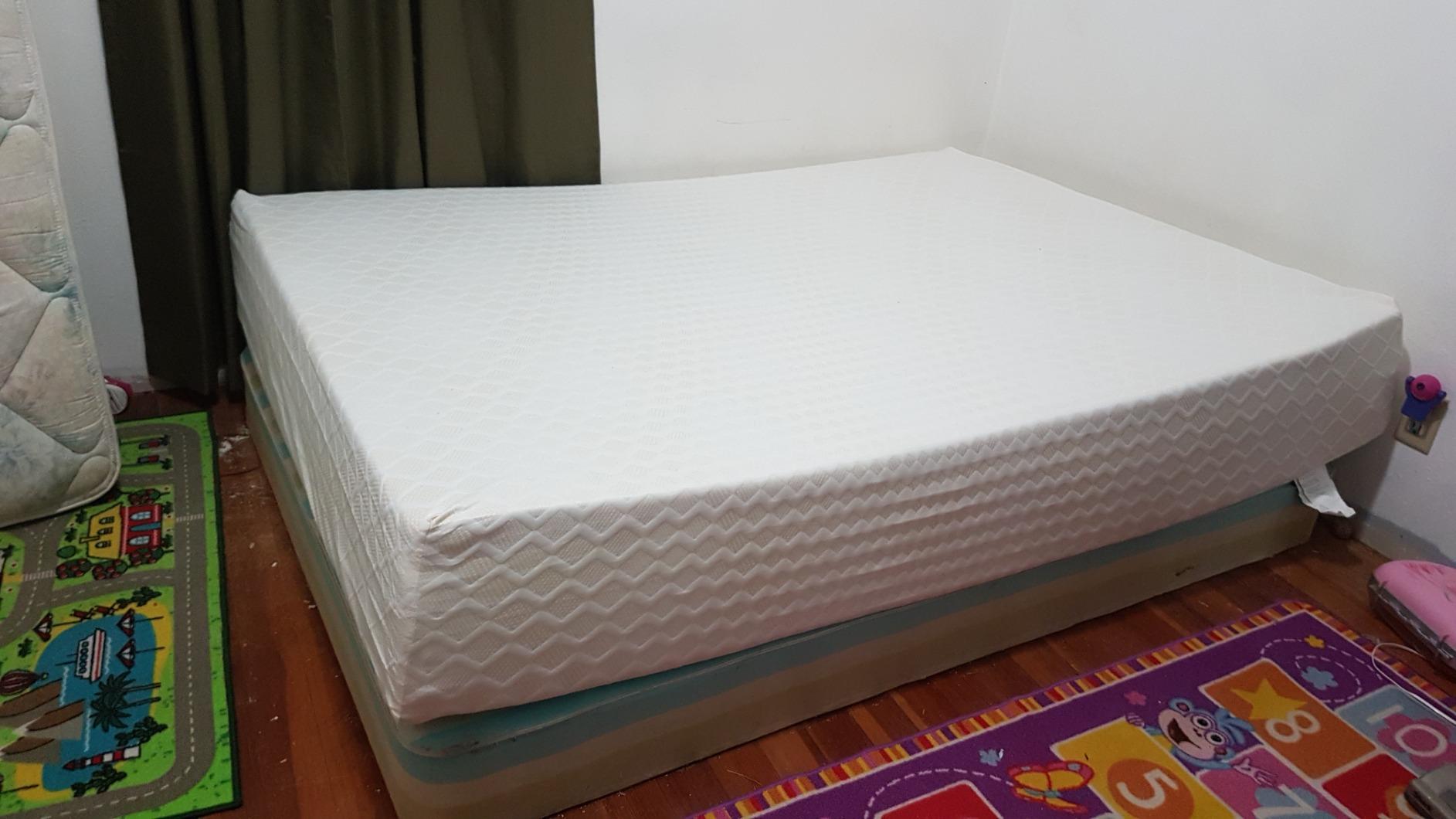 Signature Design by Ashley Chime 12 Memory Foam Mattress, Ultra Plush Contouring Support, Thick Memory Foam for Pressure Relief, Mattress in a Box, Queen Size customer photo 1