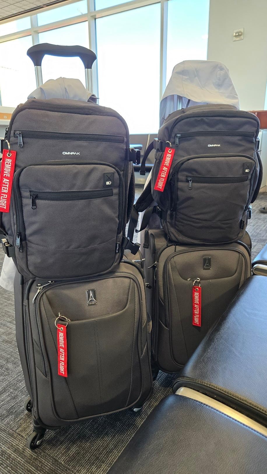 Travelpro Maxlite 5 Softside Expandable Luggage with 4 Spinner Wheels, Lightweight Suitcase, International Carry-on 19-Inch, Slate Green customer photo 1