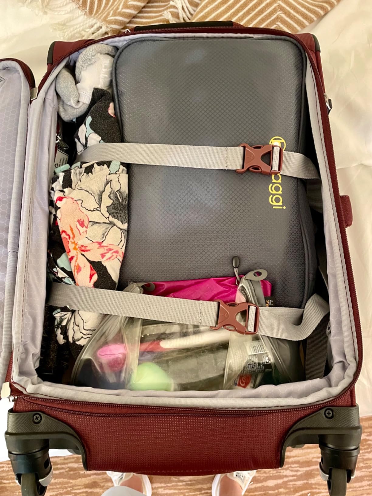 Travelpro Maxlite 5 Softside Expandable Luggage with 4 Spinner Wheels, Lightweight Suitcase, International Carry-on 19-Inch, Slate Green customer photo 2