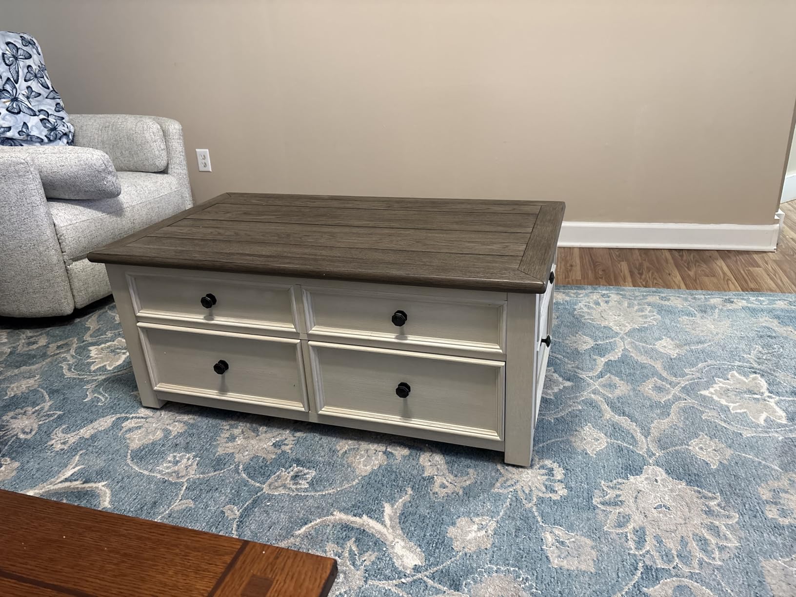 Signature Design by Ashley Bolanburg Lift-Top Coffee Table with Storage Two-Tone Rustic Farmhouse Cocktail Table - Brown/White customer photo 2