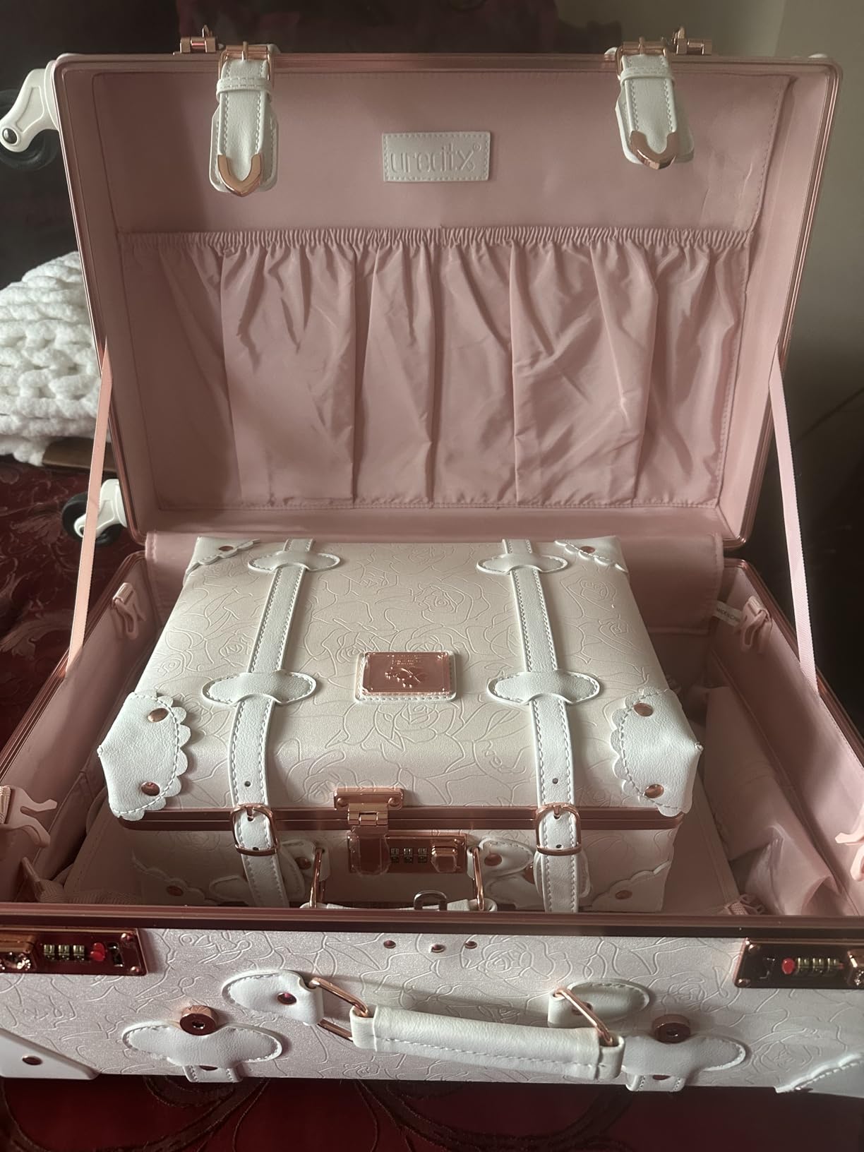 Vintage Luggage Set, 2 Piece Retro Leather Suitcase for Women, Travel Luggage with Spinner Wheels and Beauty Case (Rose White, 20