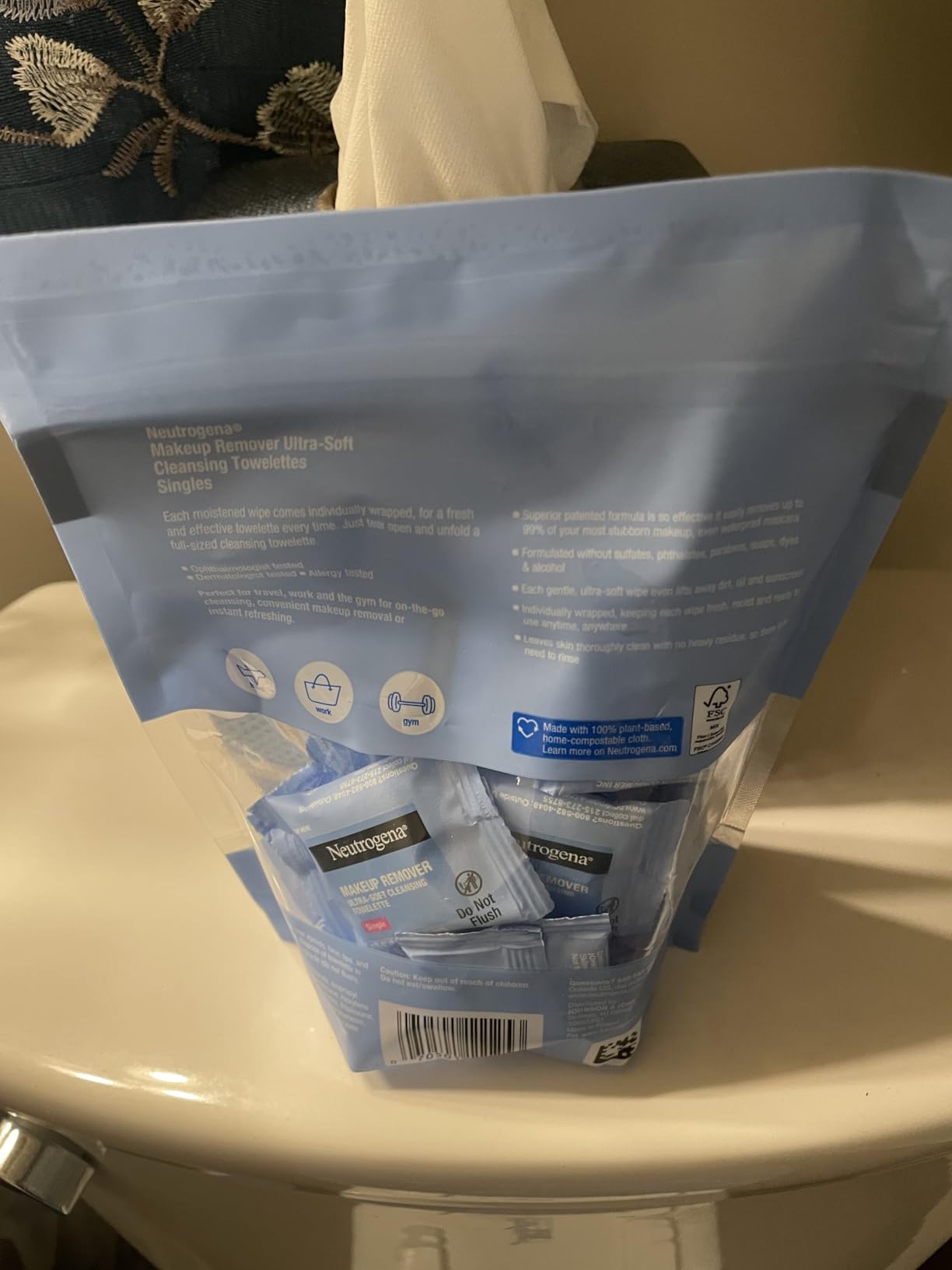 Neutrogena Makeup Remover Wipes, Daily Single Face Cleansing Towelettes, Makeup Removing Cleansing Wipes Removes Dirt & Oil, Alcohol-Free Face Towelettes, 20 ct customer photo 2