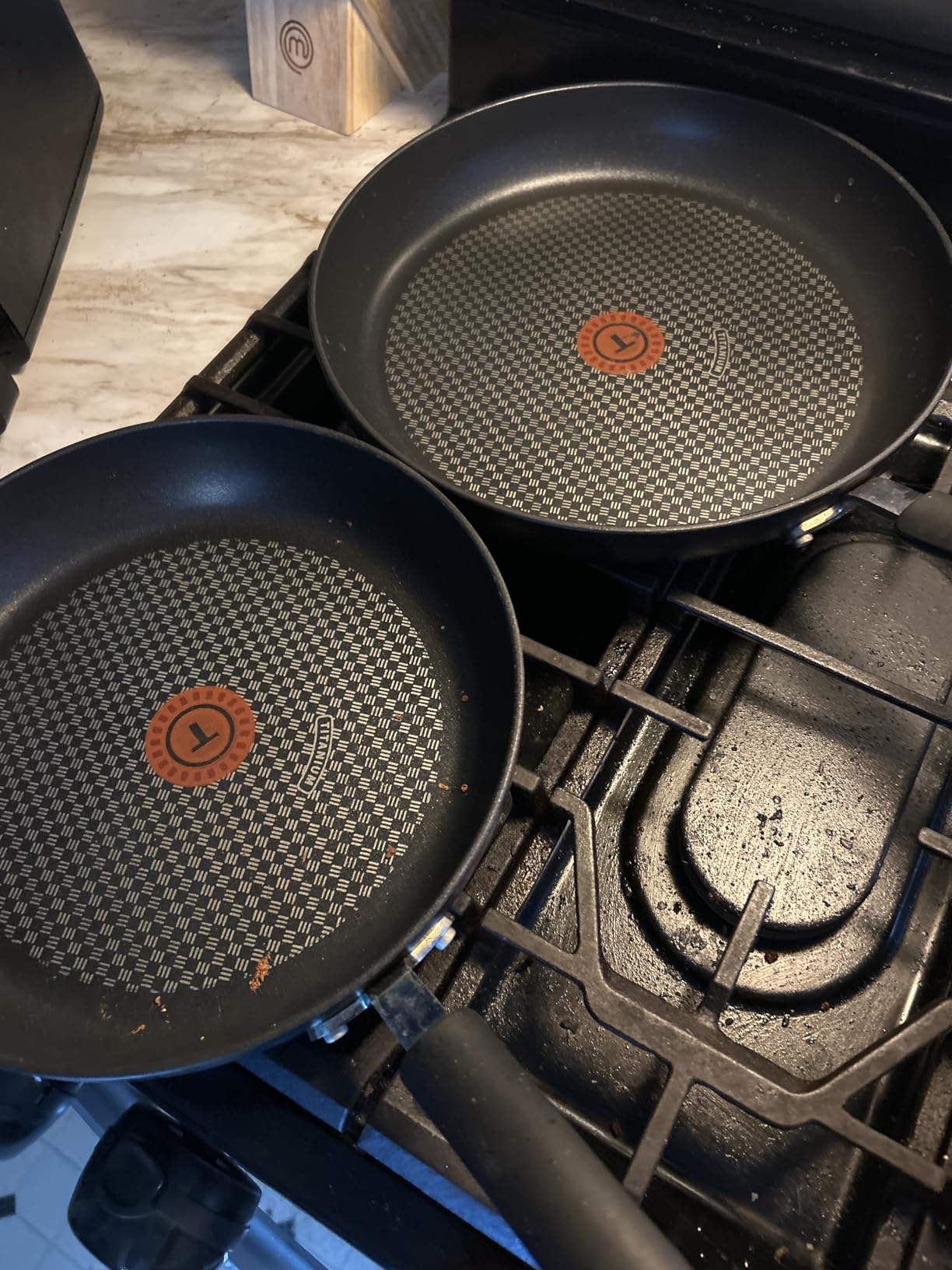 T-fal Ultimate Hard Anodized Nonstick Fry Pan Set 2 Piece, 10, 12 Inch, Oven Broiler Safe 400F, Cookware, Pots and Pans Set Non Stick, Kitchen Frying Pans, Cooking Skillets, Dishwasher Safe, Grey customer photo 2