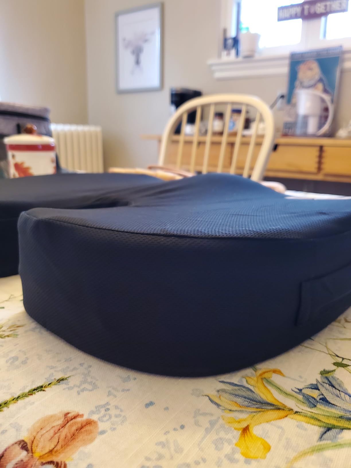 5 STARS UNITED Seat Cushion - Memory Foam Chair Cushion for Tailbone Pain Relief - Ergonomic Support for Coccyx, Sciatica & Butt - Office, Desk & Gaming Chair, Car Seat, Wheelchair, Airplane, Black customer photo 2