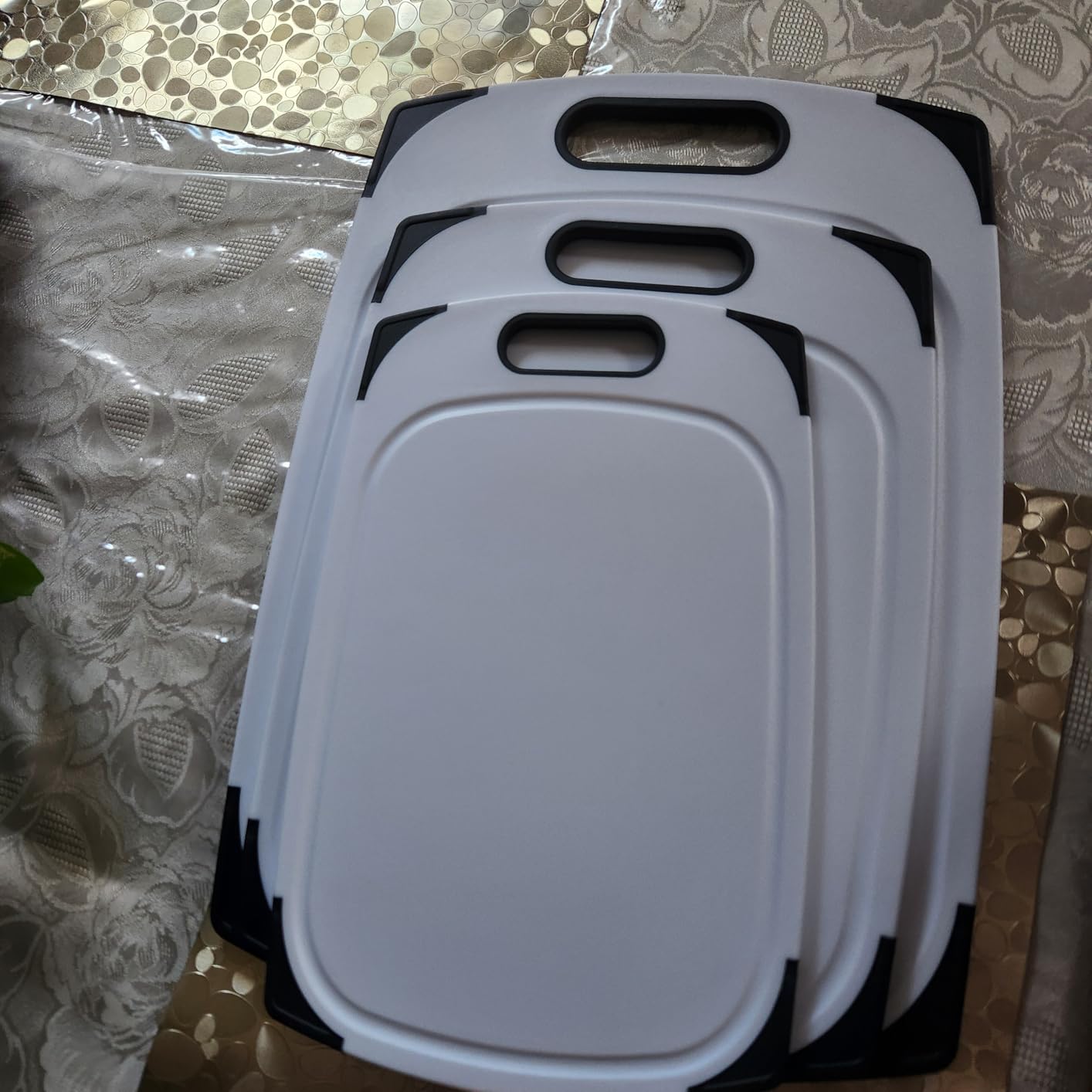 Freshware Cutting Boards for Kitchen, Chopping Board 3-Pack with Different Sizes, Juice Grooves and Non Slip Handles - Reversible, Large Cutting Board Set - Dishwasher Safe - Gray customer photo 2