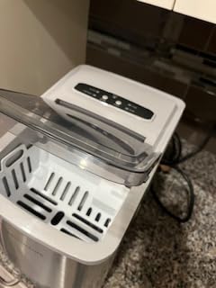 Frigidaire 26 Lbs per Day Portable Compact Maker, Ice Making Machine, Stainless, Medium customer photo 2