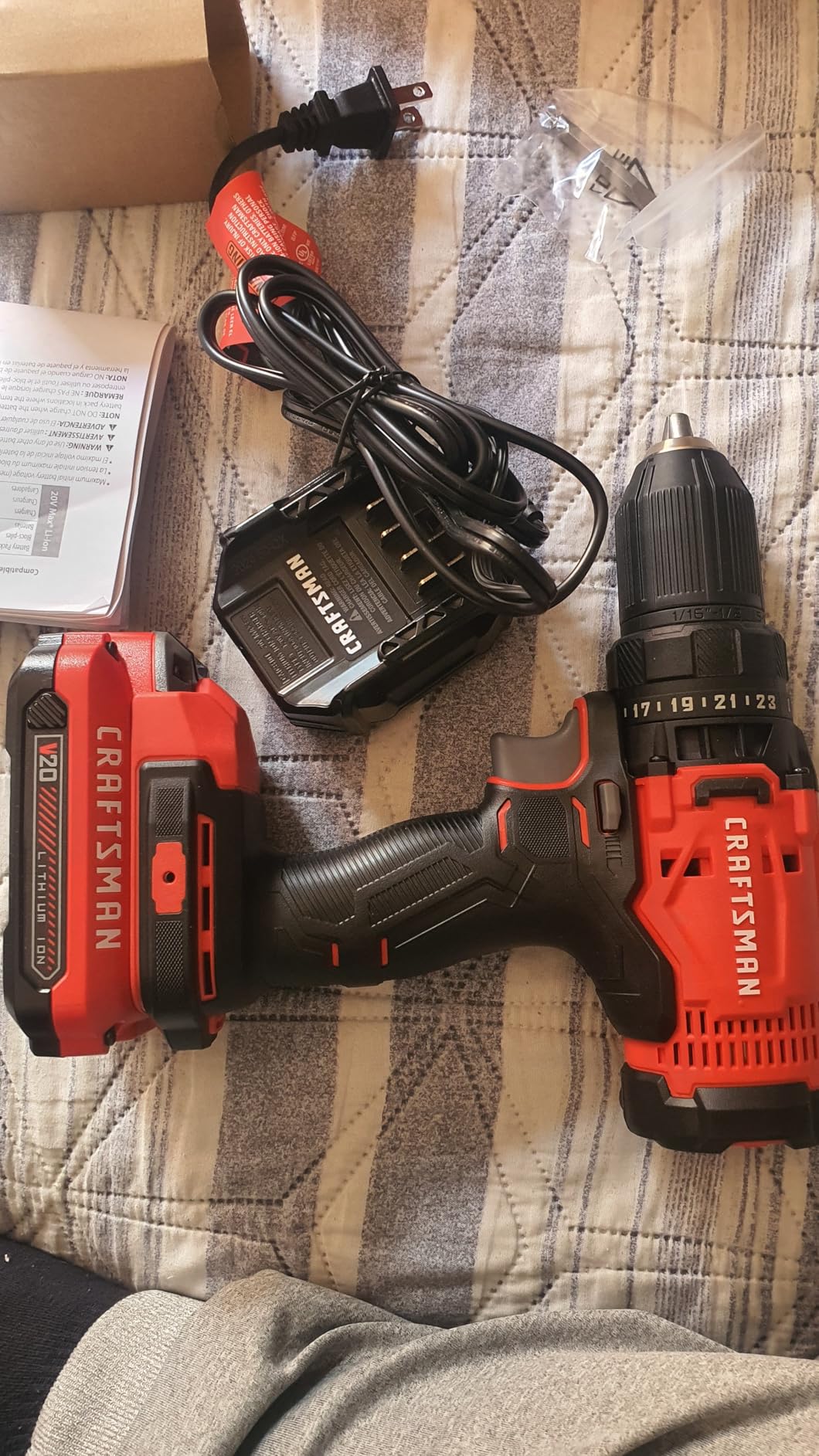 CRAFTSMAN V20 Cordless Drill/Driver Kit, 1/2 inch, Battery and Charger Included (CMCD700C1) customer photo 2