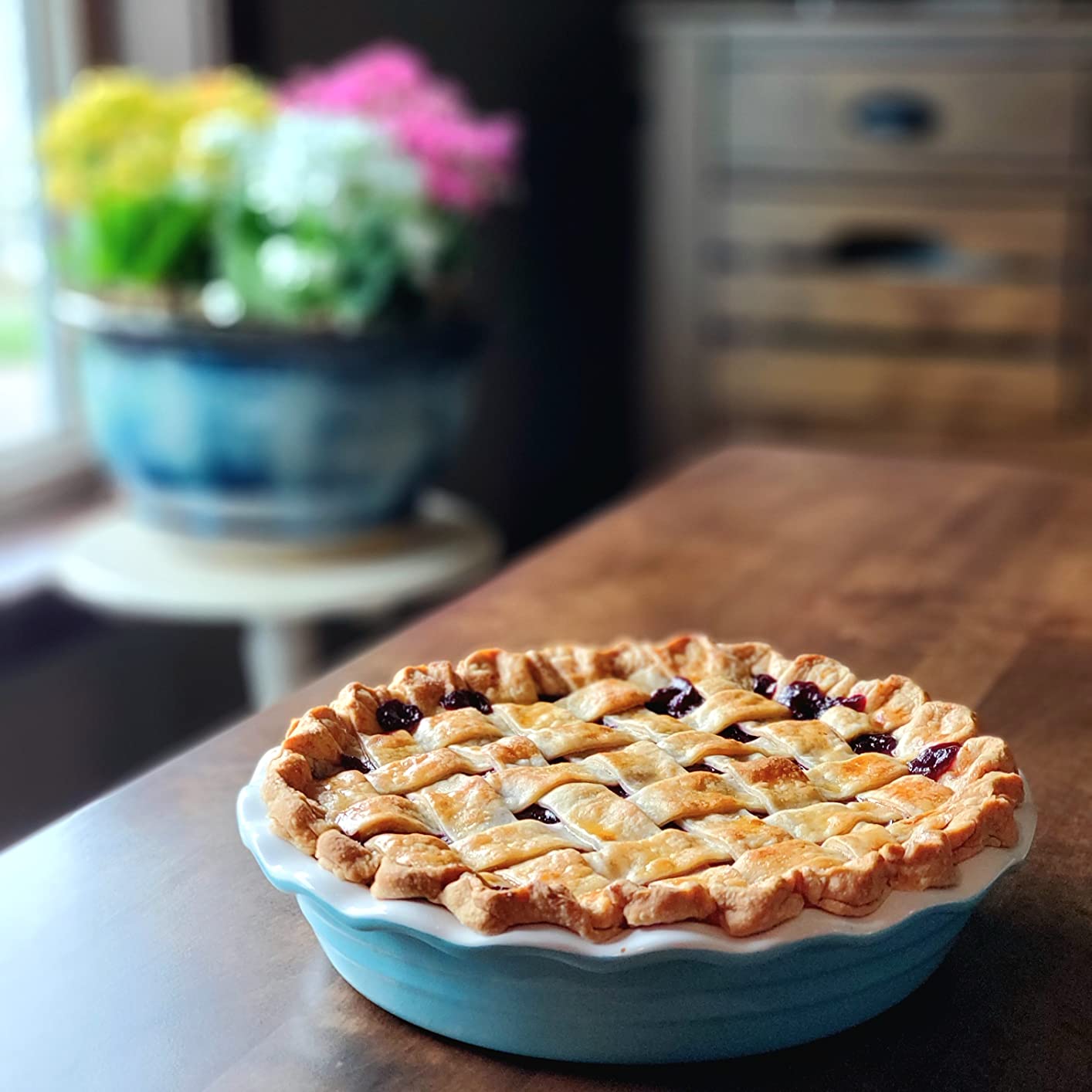 Farberware Bakers Advantage 10 Inch Pie Dish, Stoneware Pie Pan with Scalloped Edge, Two-Tone Teal and Ivory Ceramic Pie Plate customer photo 2